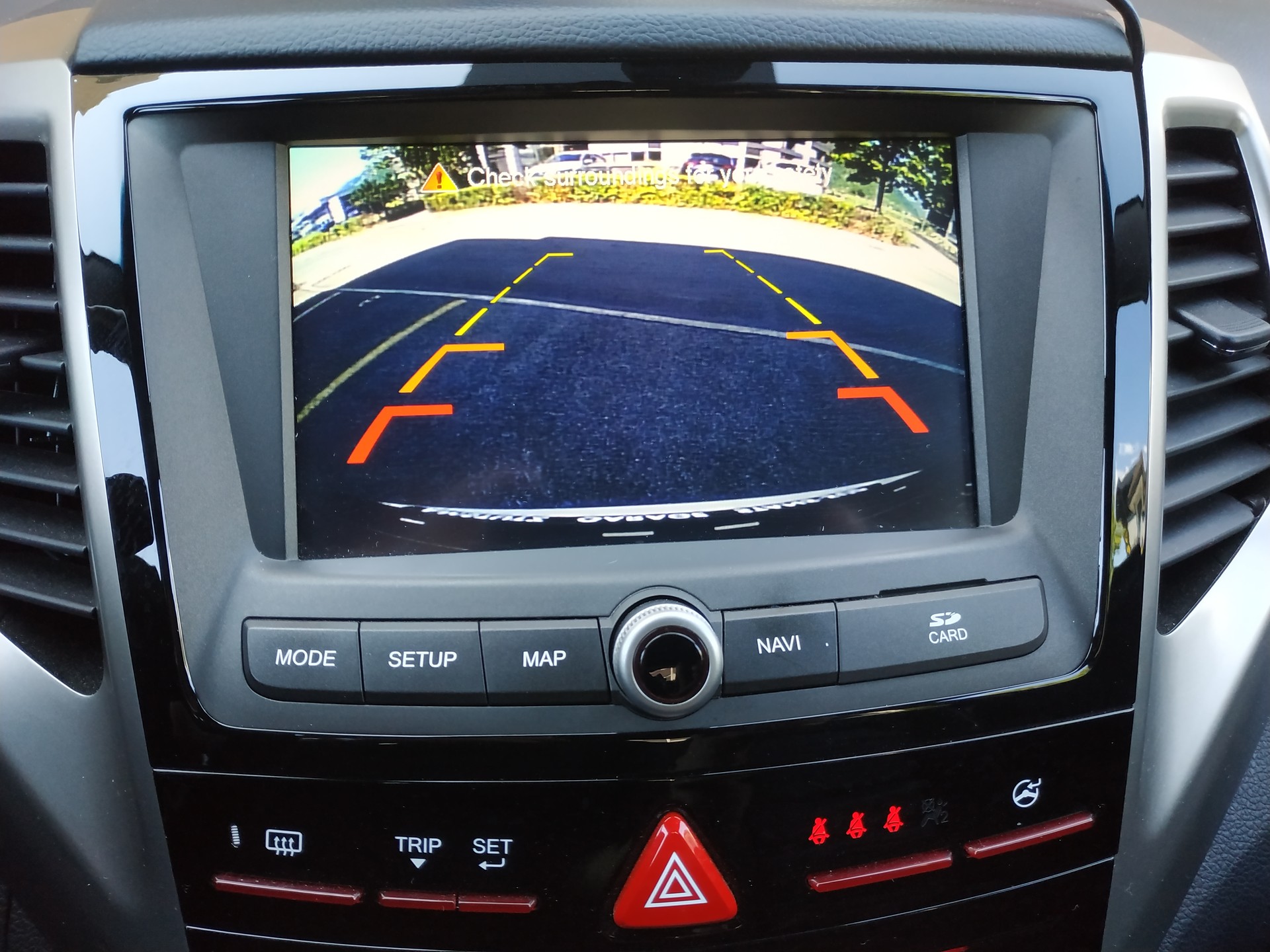 KGM-SsangYong Tivoli 1.6 eXDi Sapphire 4WD Automatic-image-17