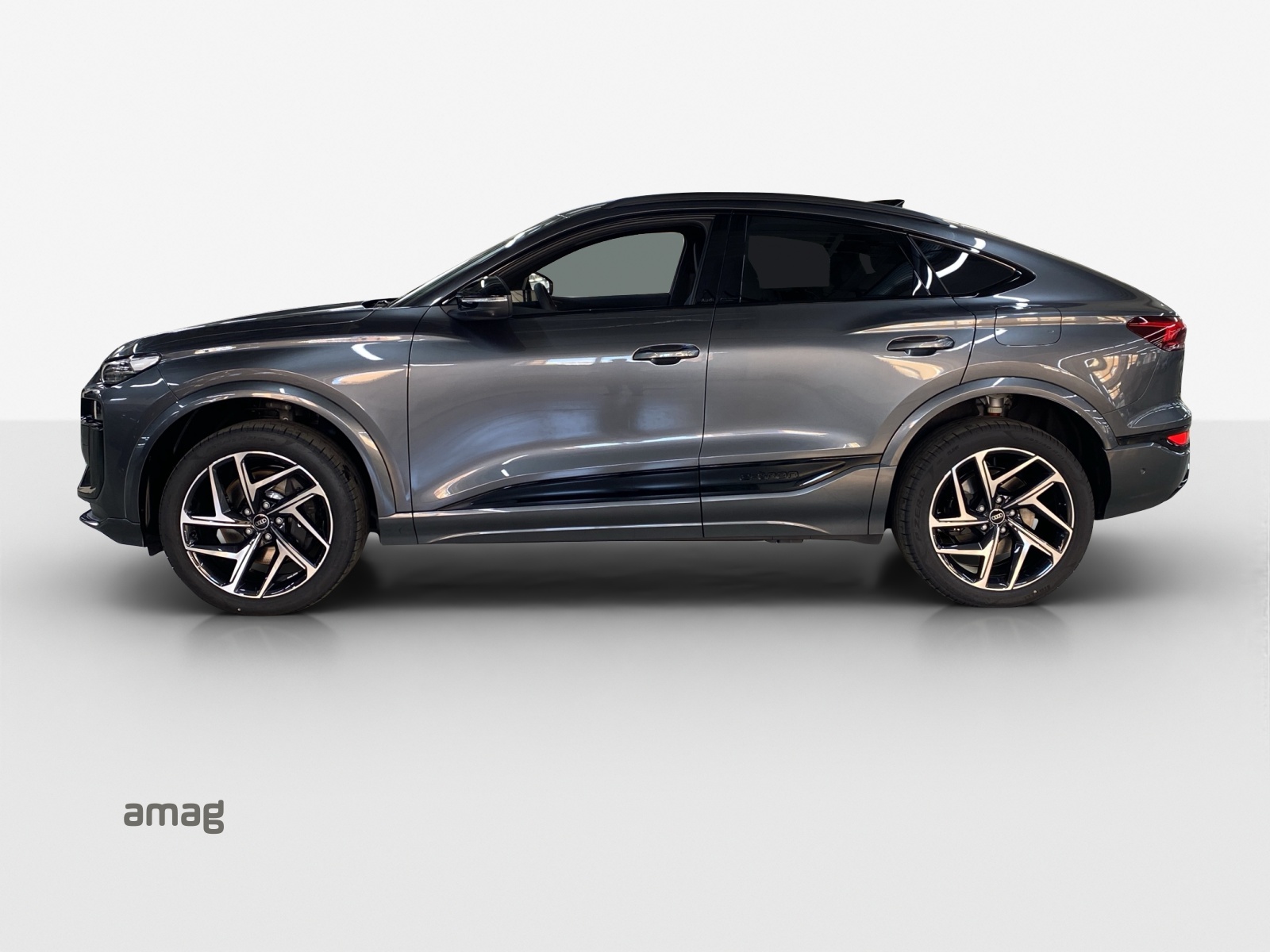 AUDI SQ6 Sportback e-tron quattro-showroom-element-1
