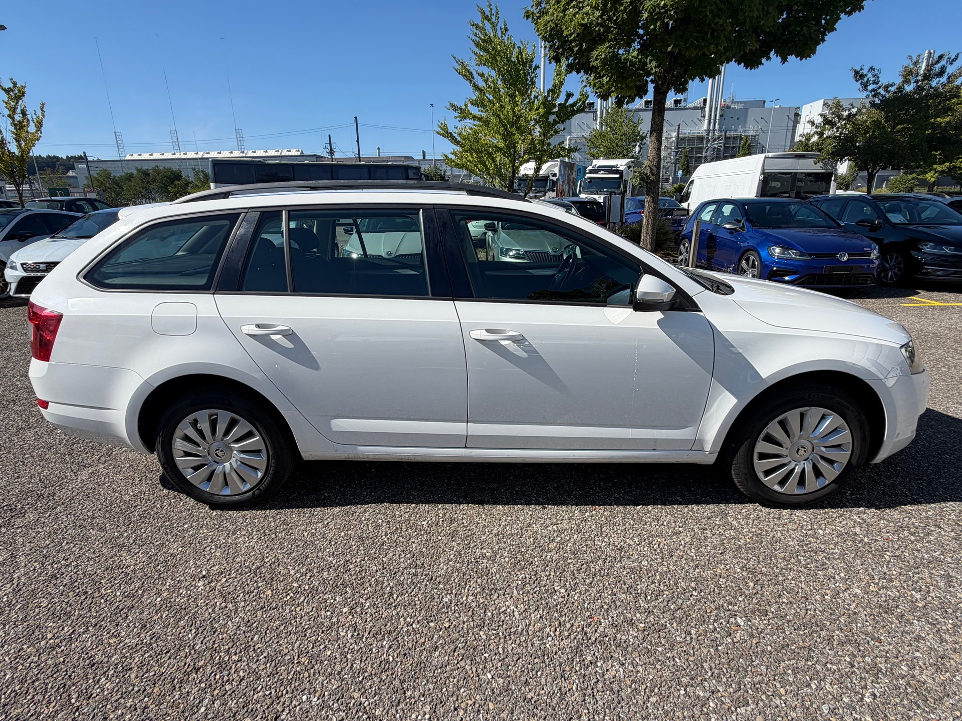 SKODA Octavia Combi 1.6 TDI Ambition 4x4-showroom-element-3