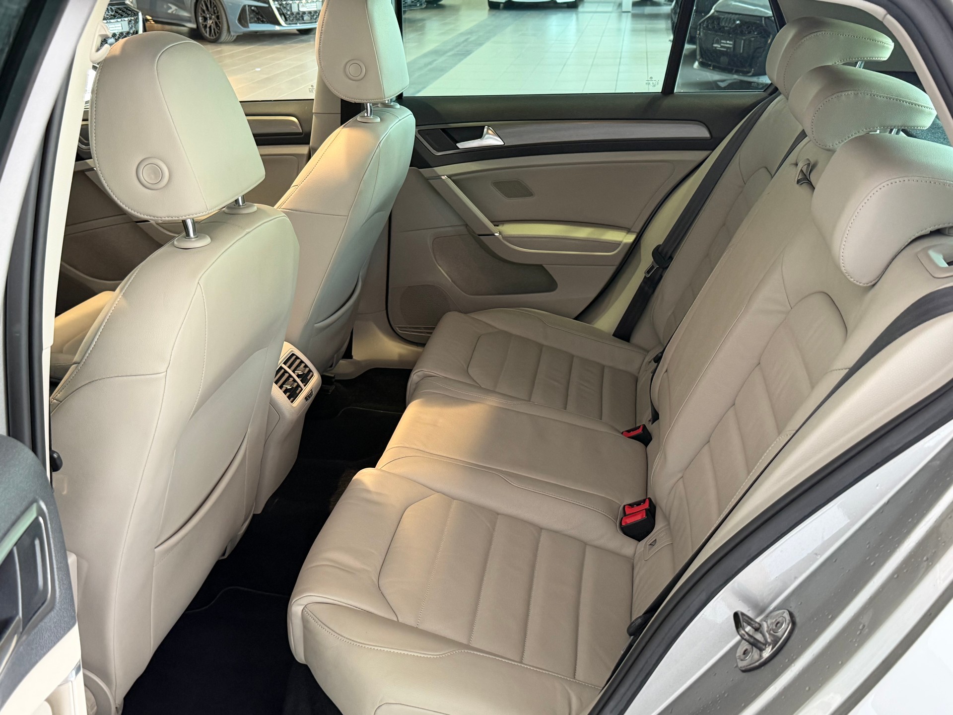 VW Golf 1.4 TSI Comfortline DSG-image-9