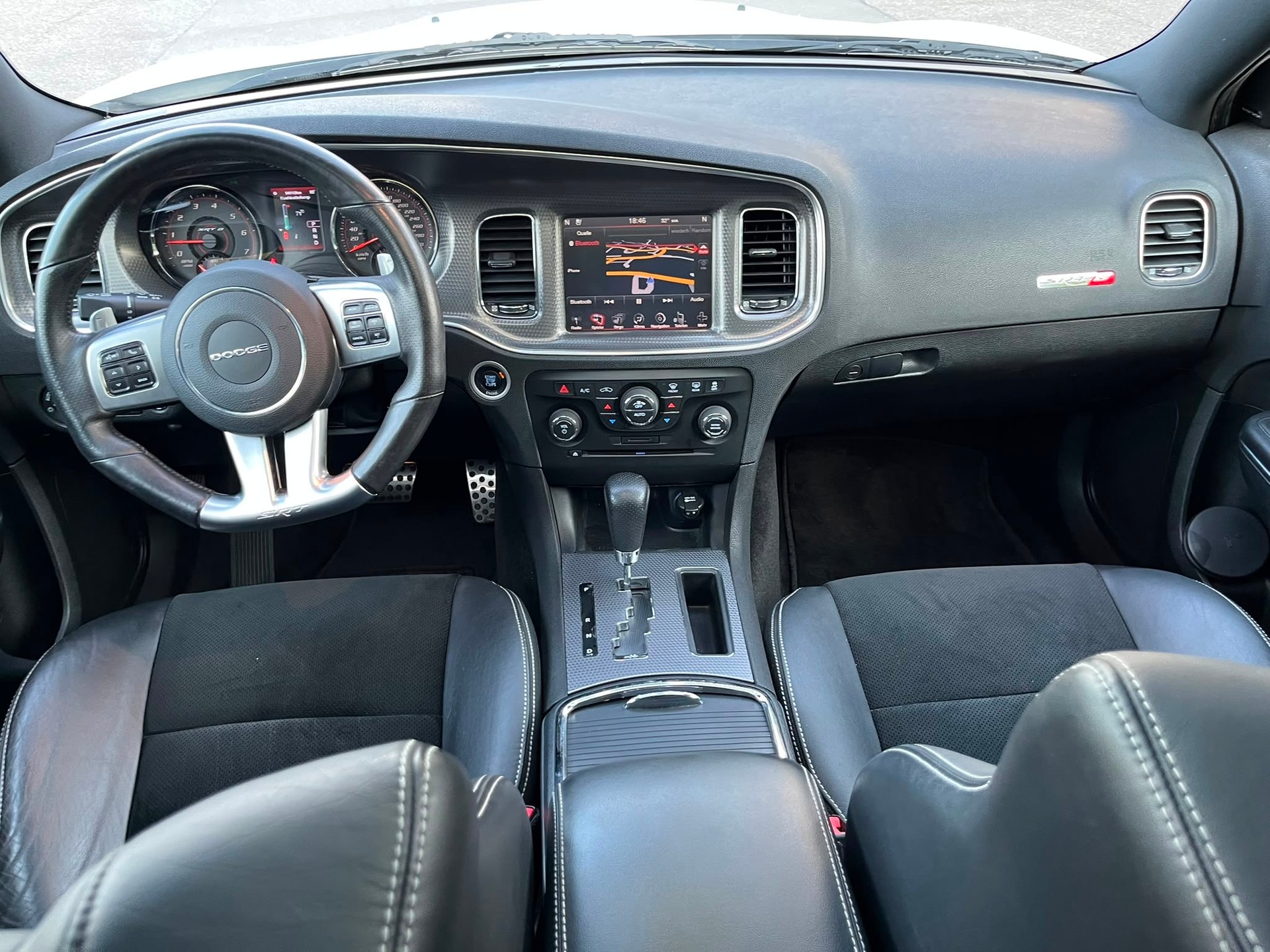 DODGE DODGE SRT-8-image-11