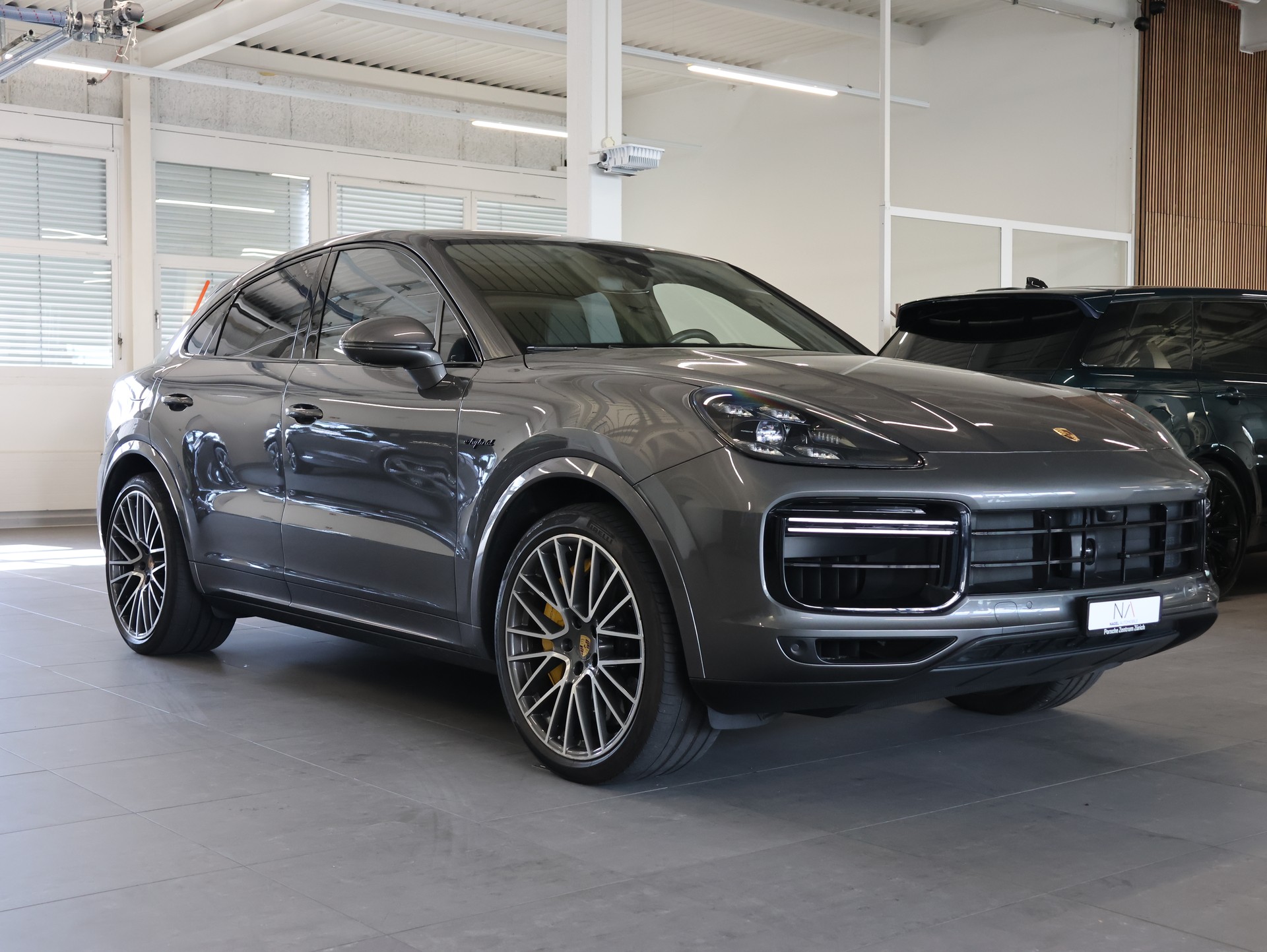 PORSCHE Cayenne Turbo Coupé S E-Hybrid *Bose* *Panoramadach* *Sitzheizung*-showroom-element-1