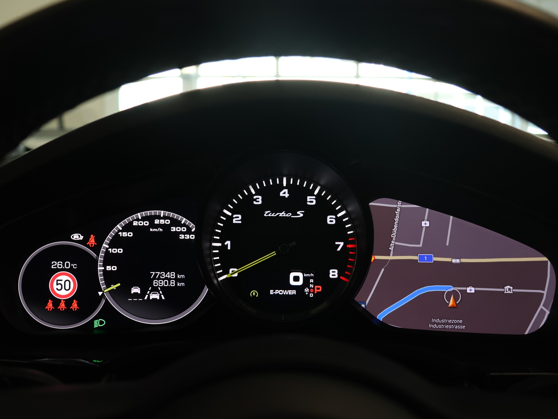 PORSCHE Cayenne Turbo Coupé S E-Hybrid *Bose* *Panoramadach* *Sitzheizung*-image-22