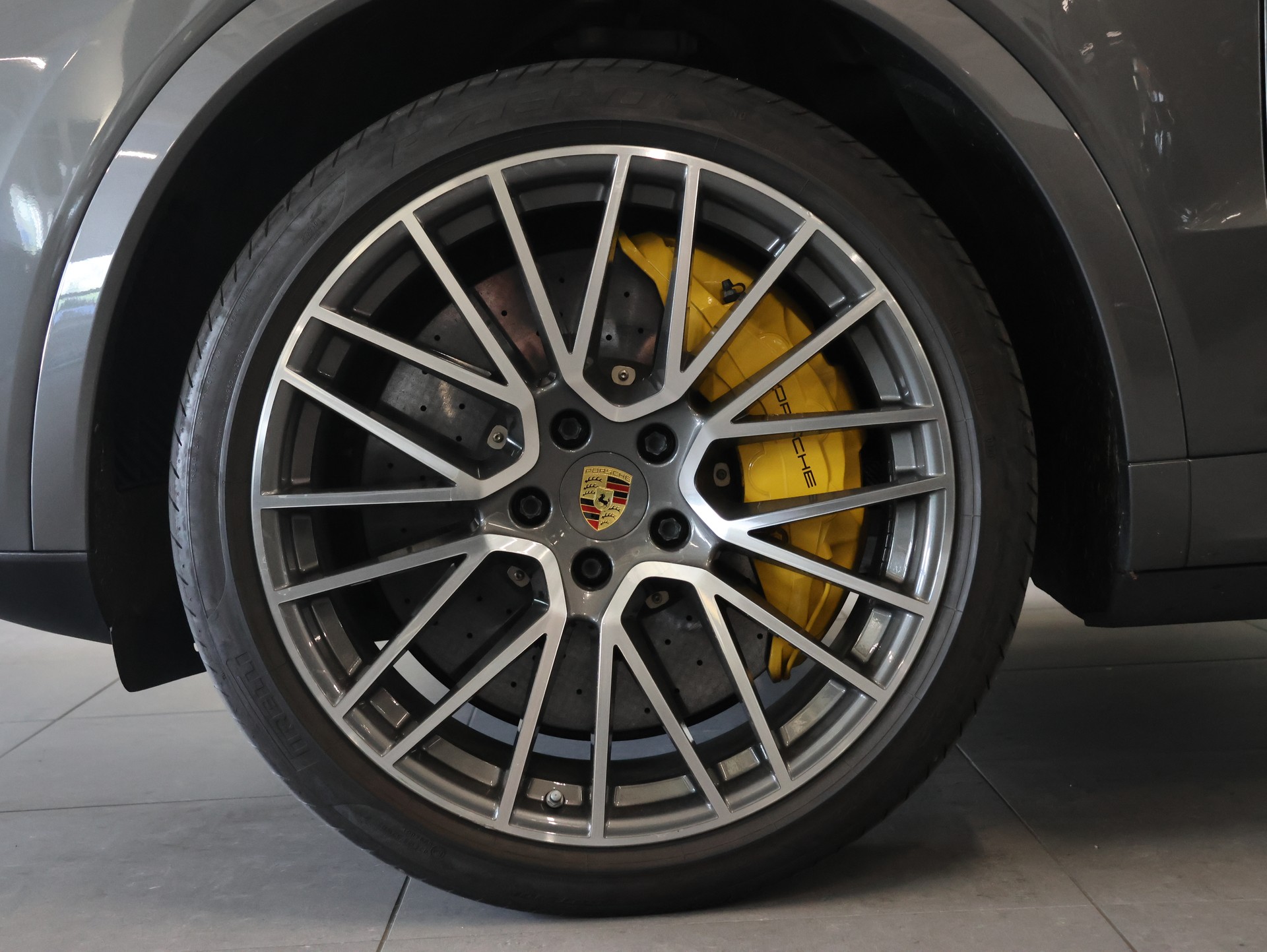 PORSCHE Cayenne Turbo Coupé S E-Hybrid *Bose* *Panoramadach* *Sitzheizung*-image-10