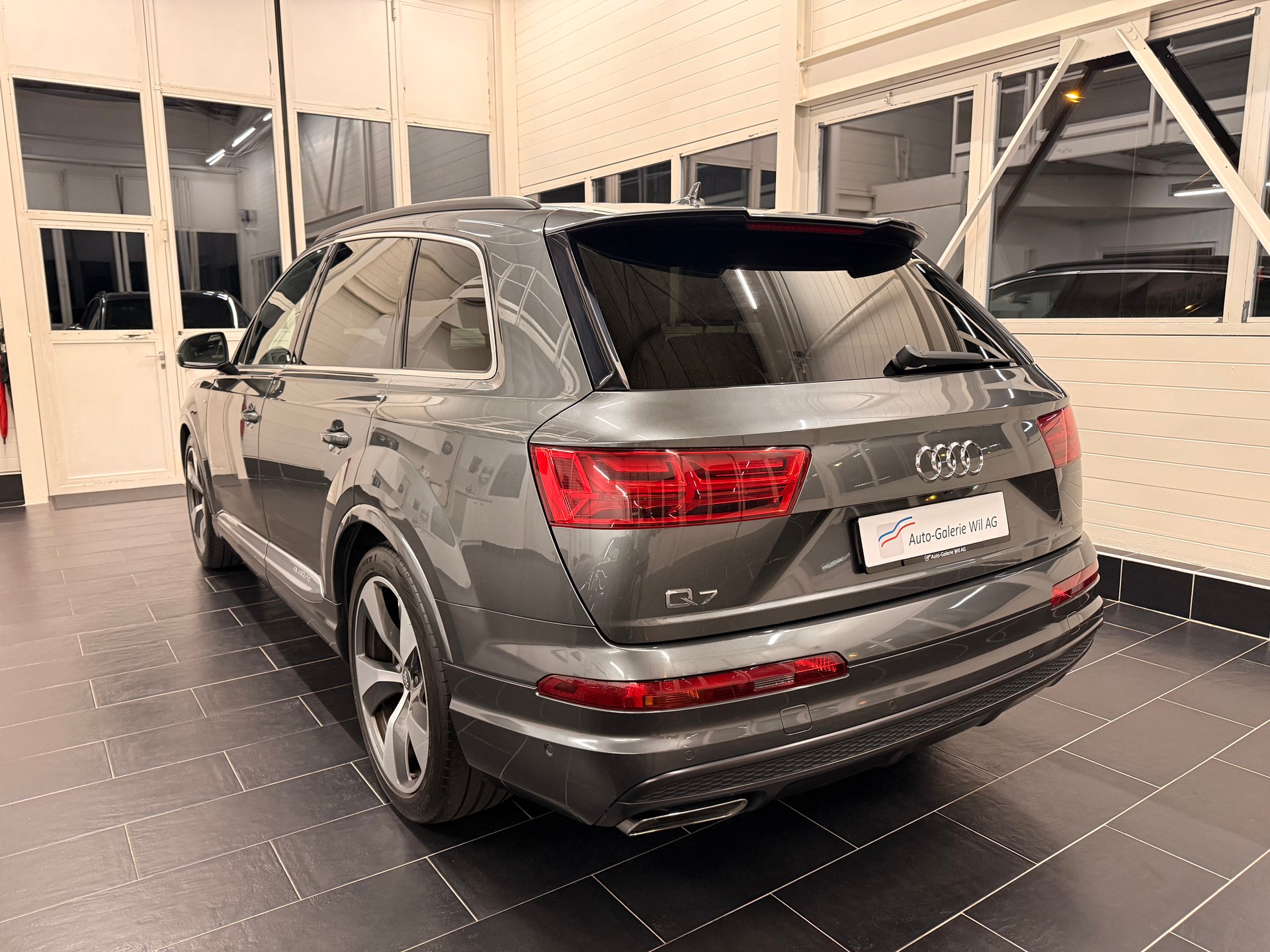 AUDI Q7 3.0 TDI quattro tiptronic-showroom-element-3