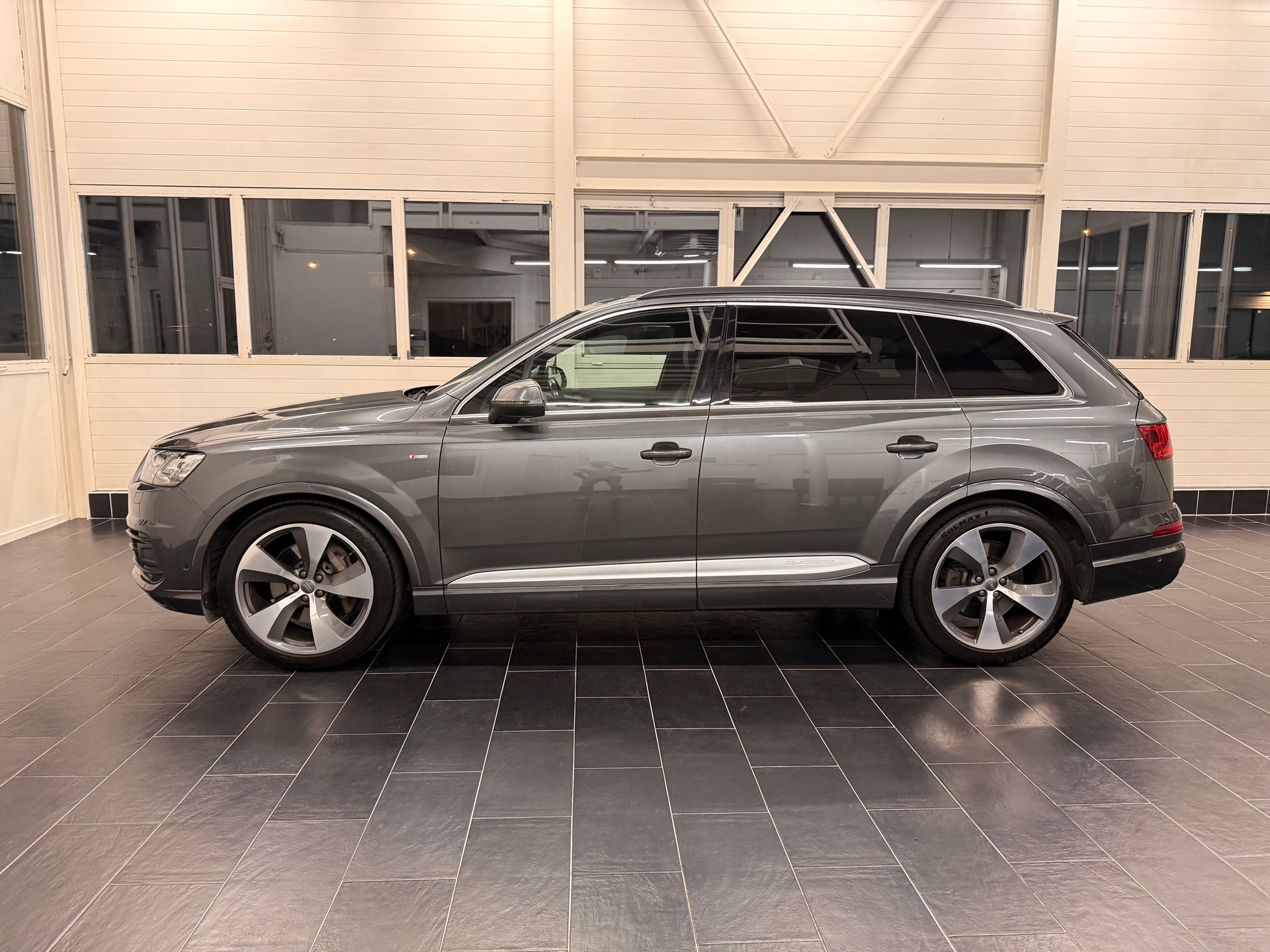 AUDI Q7 3.0 TDI quattro tiptronic-showroom-element-2