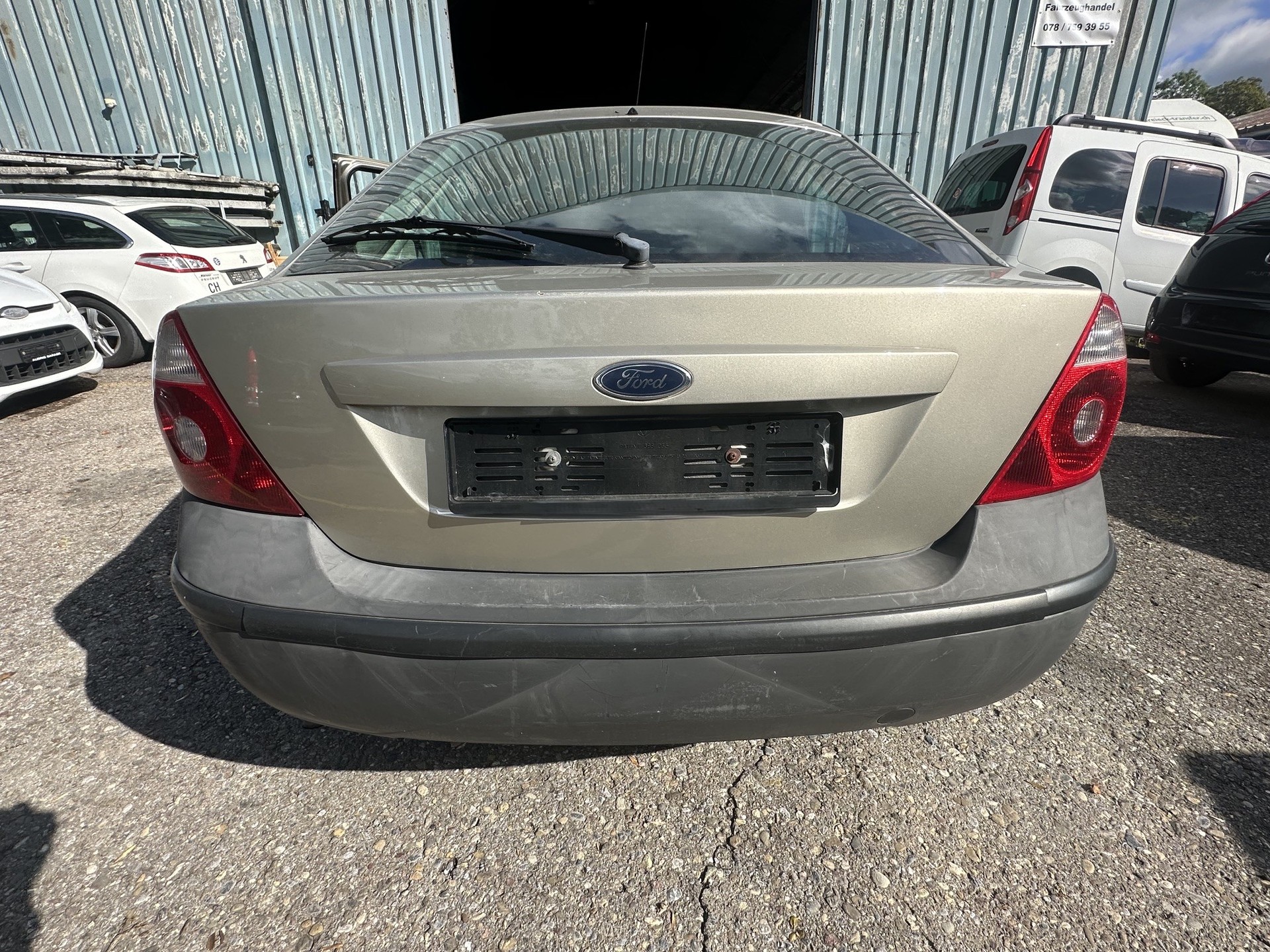 FORD Mondeo 2.0i 16V Ghia-image-4