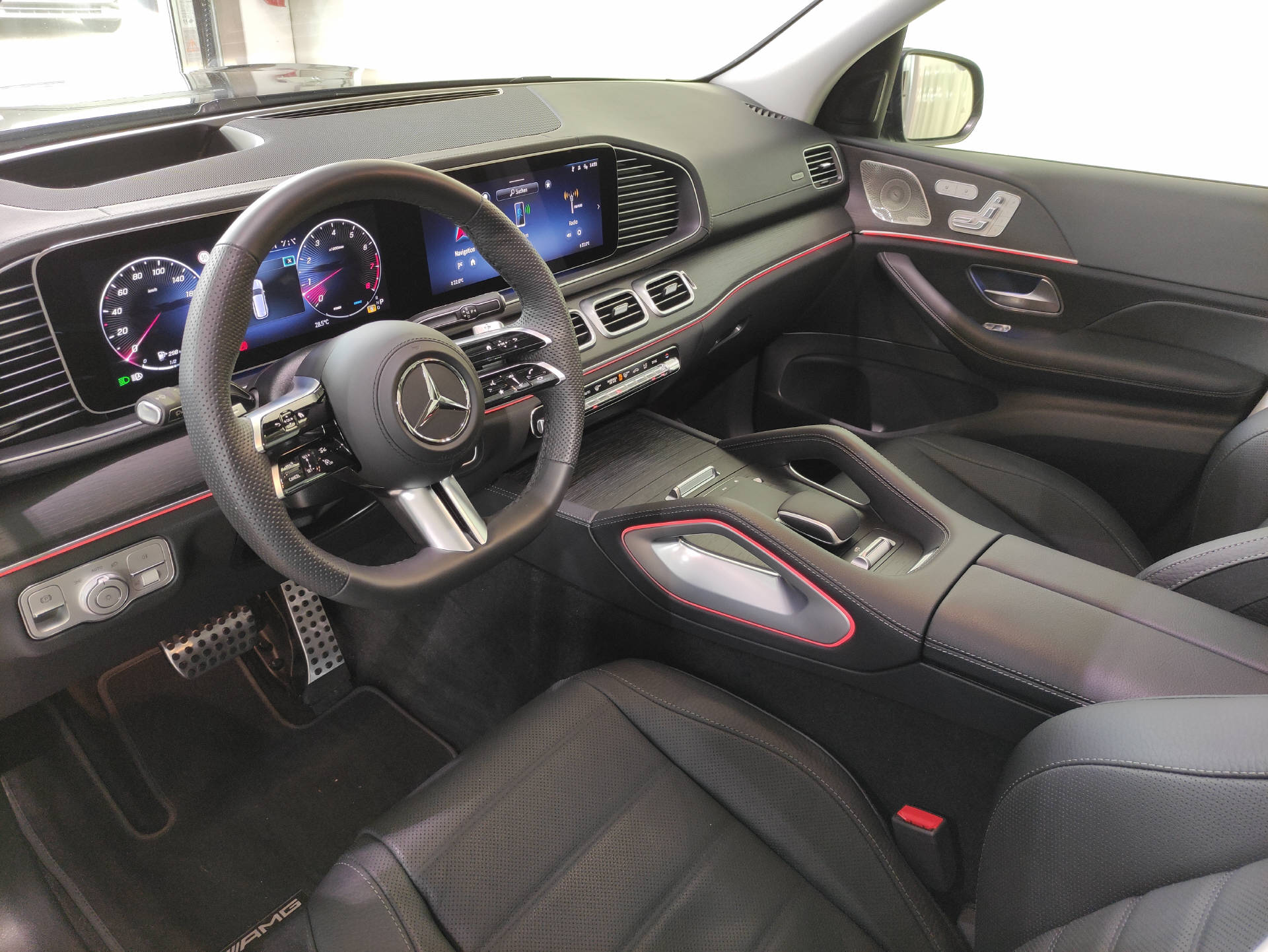 MERCEDES-BENZ GLS 580 AMG Line 4matic-showroom-element-2