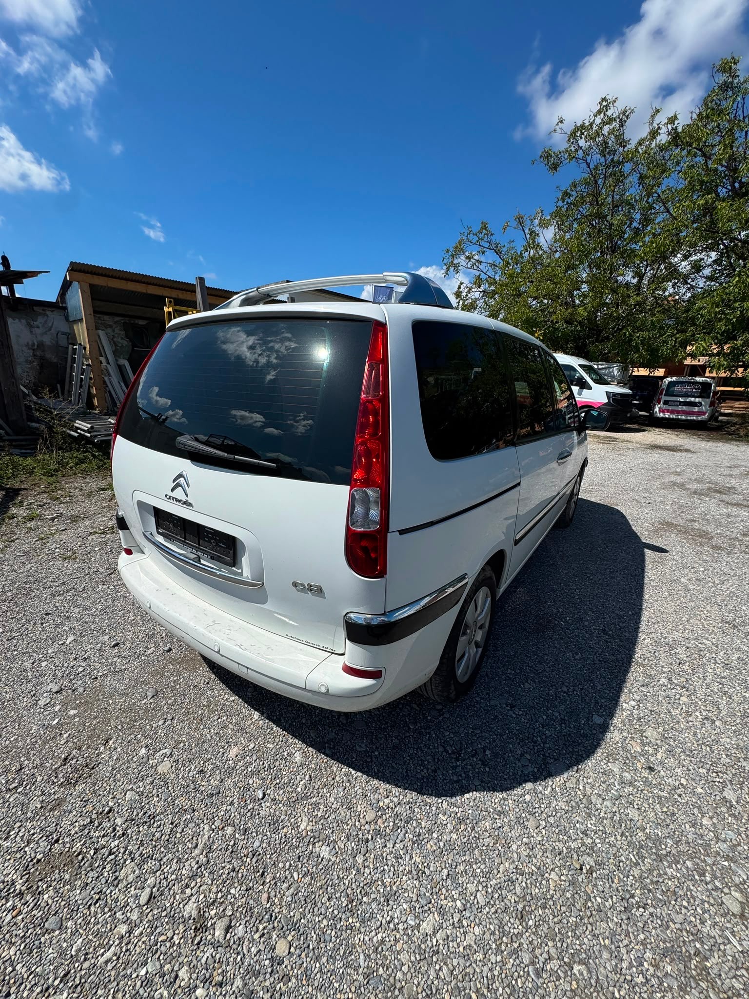 CITROEN C8 2.0 16V HDi Attraction-image-1