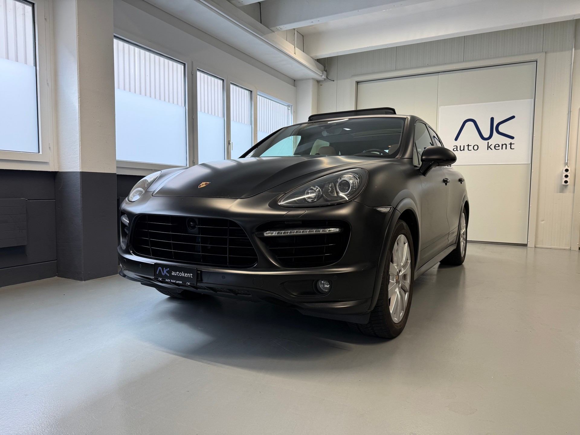 PORSCHE Cayenne Turbo S