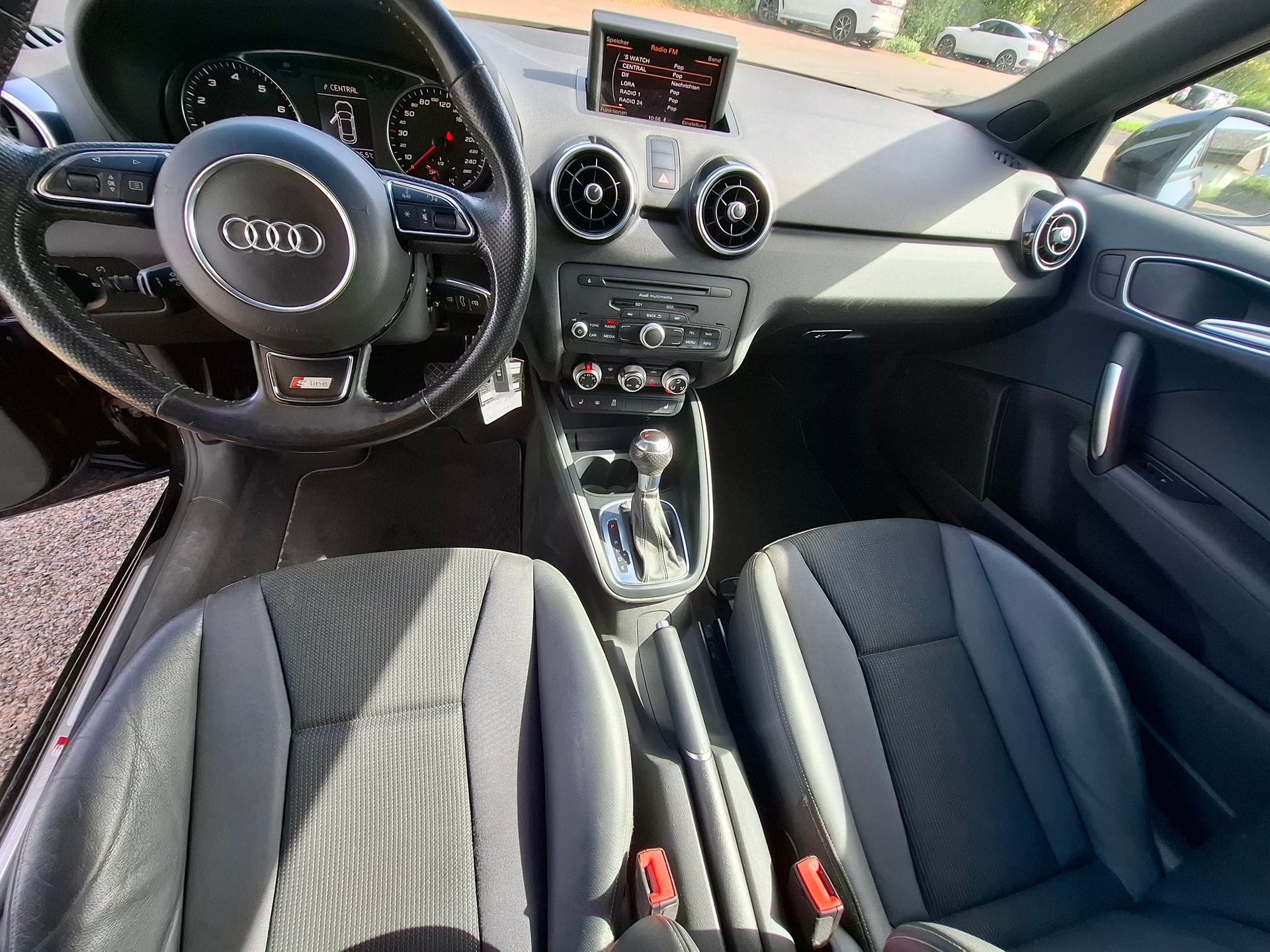 AUDI A1 Sport 1.4 TFSI Ambition S-tronic-image-9
