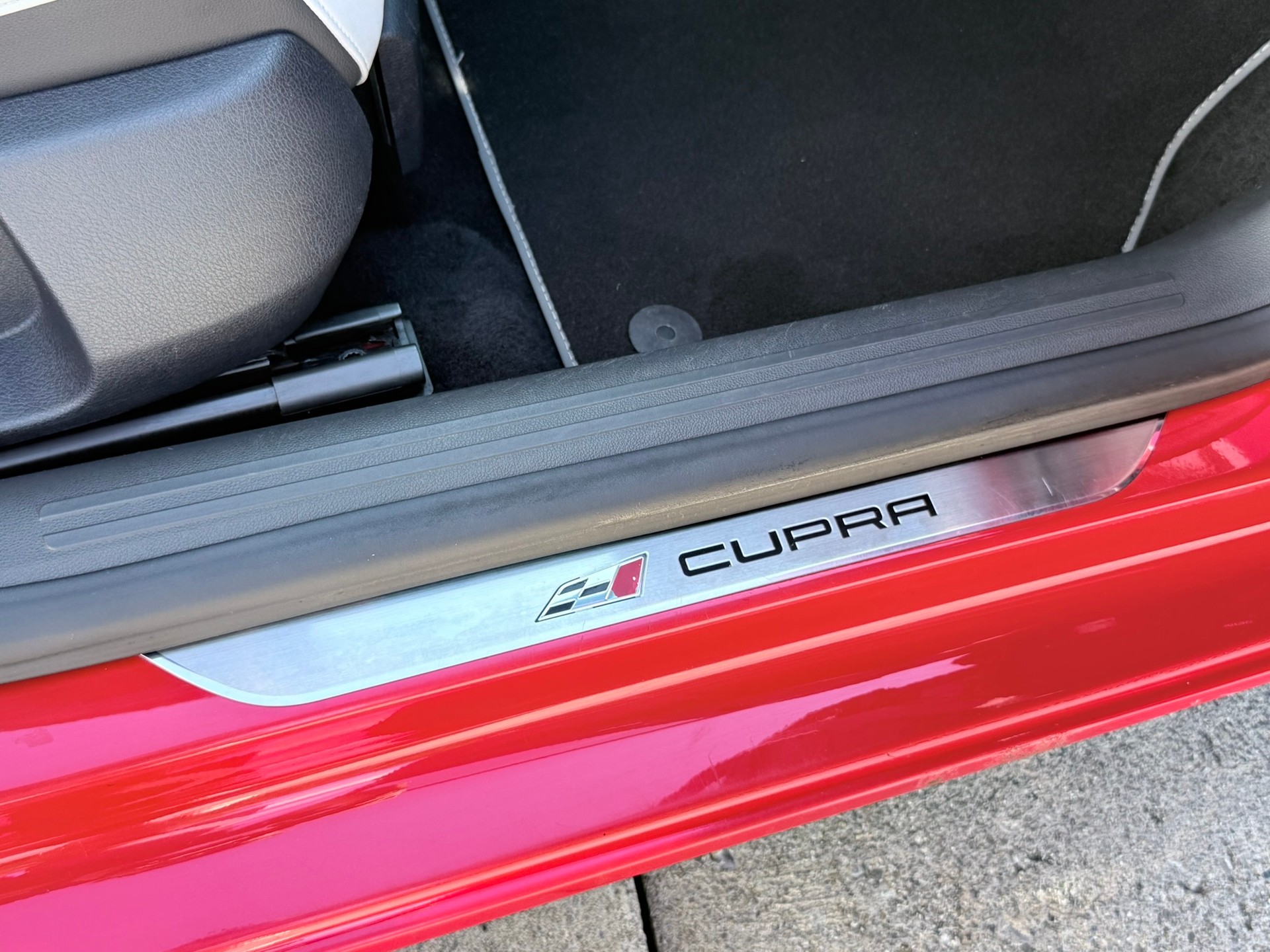 SEAT Leon 2.0 TSI Cupra 290 DSG-image-14