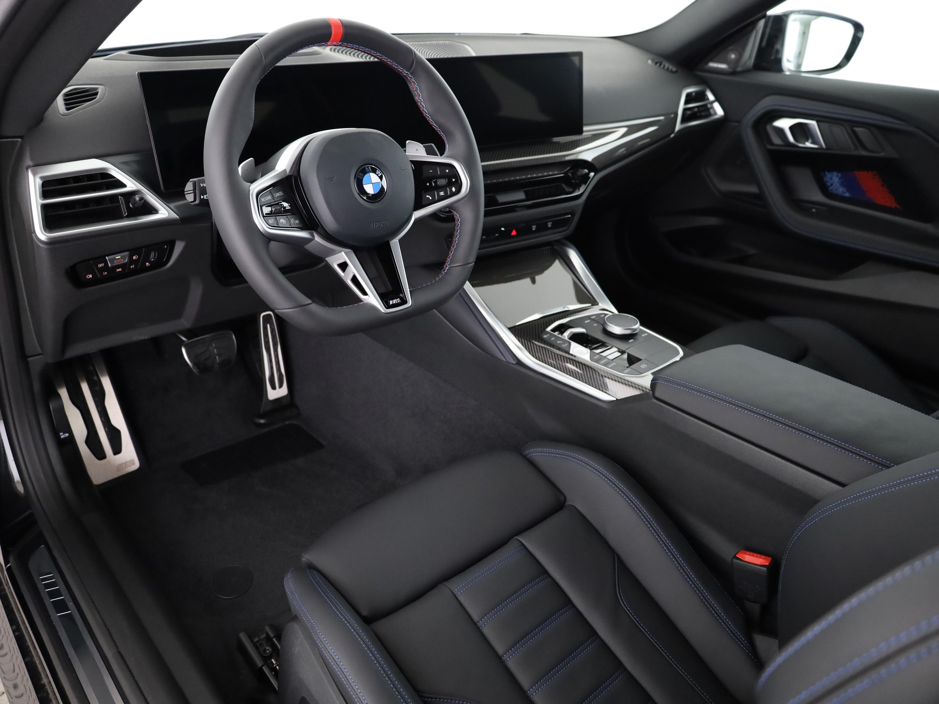BMW M240i xDrive Coupé-image-12