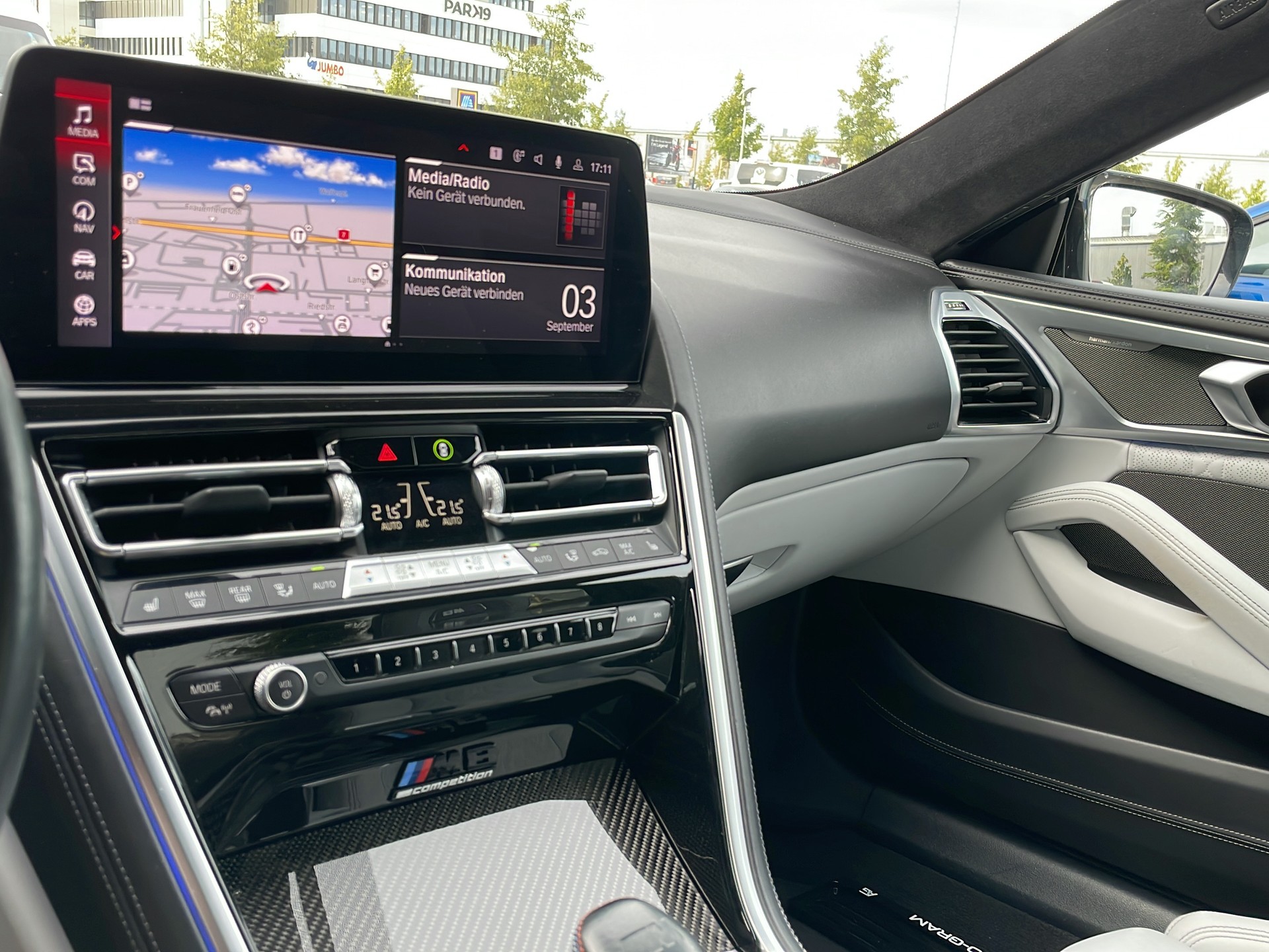 BMW M8 xDrive M Competition Steptronic-image-10