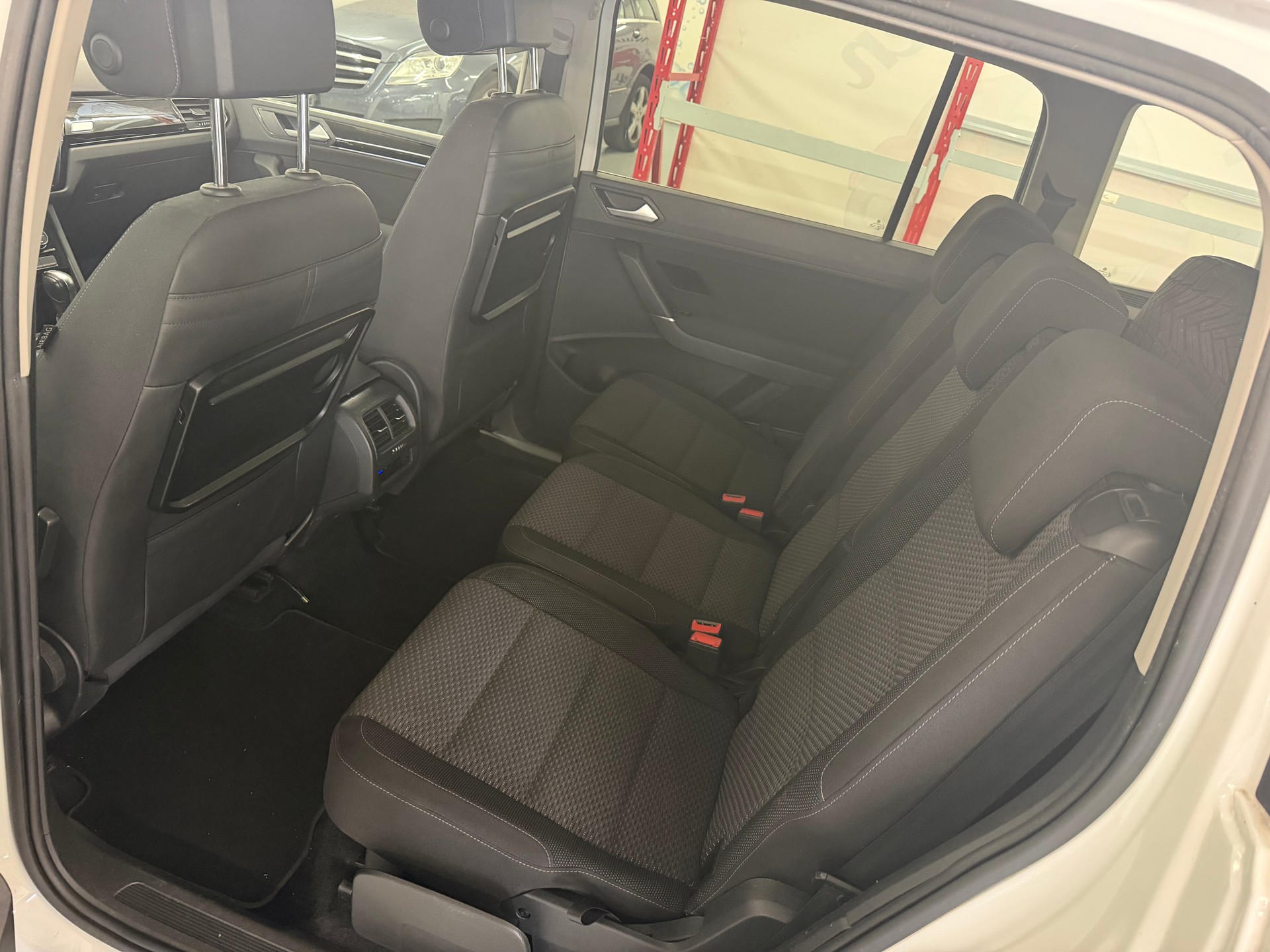 VW Touran 1.4 TSI BlueMotion Technology Highline DSG-image-8