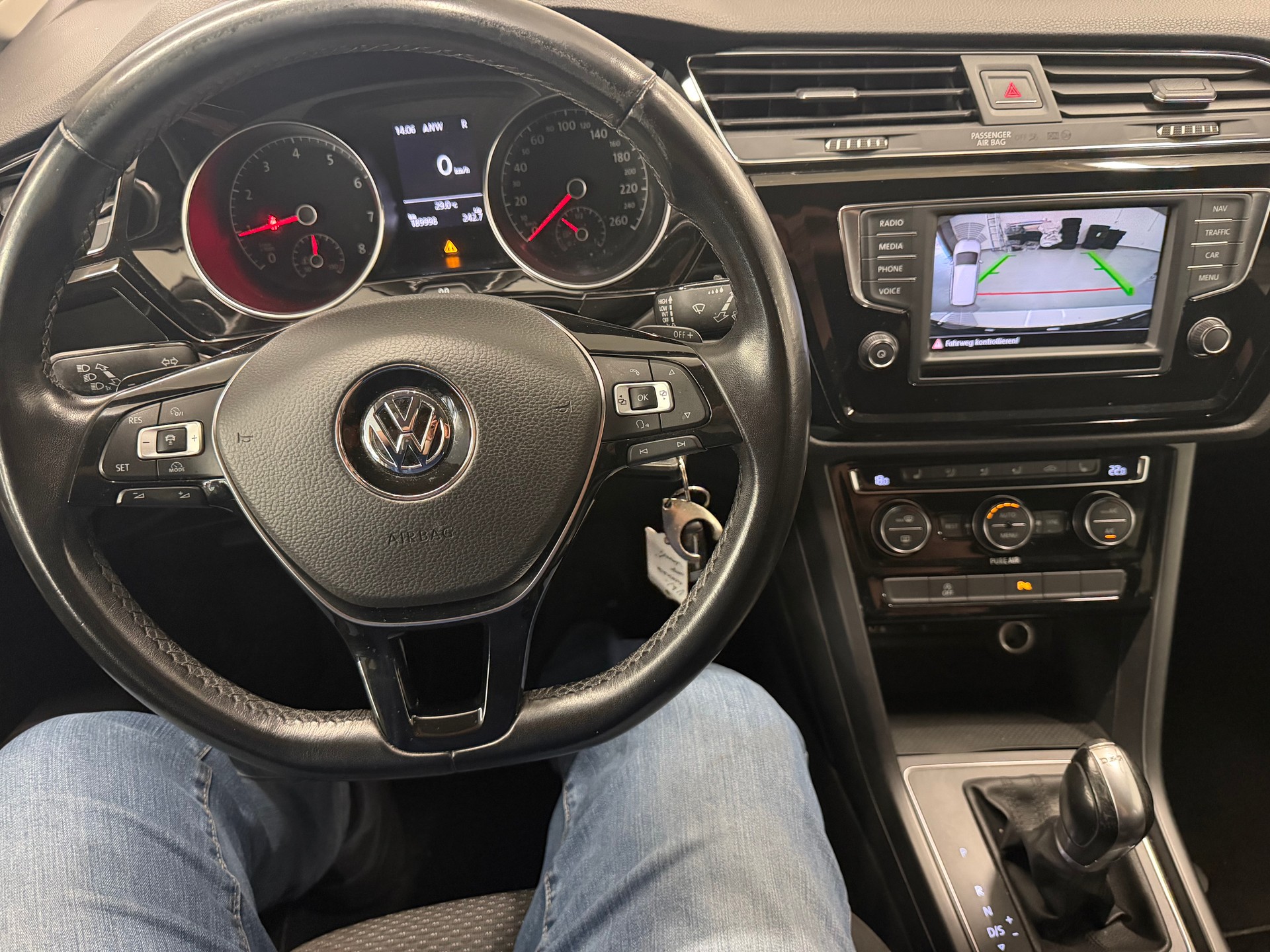 VW Touran 1.4 TSI BlueMotion Technology Highline DSG-image-12