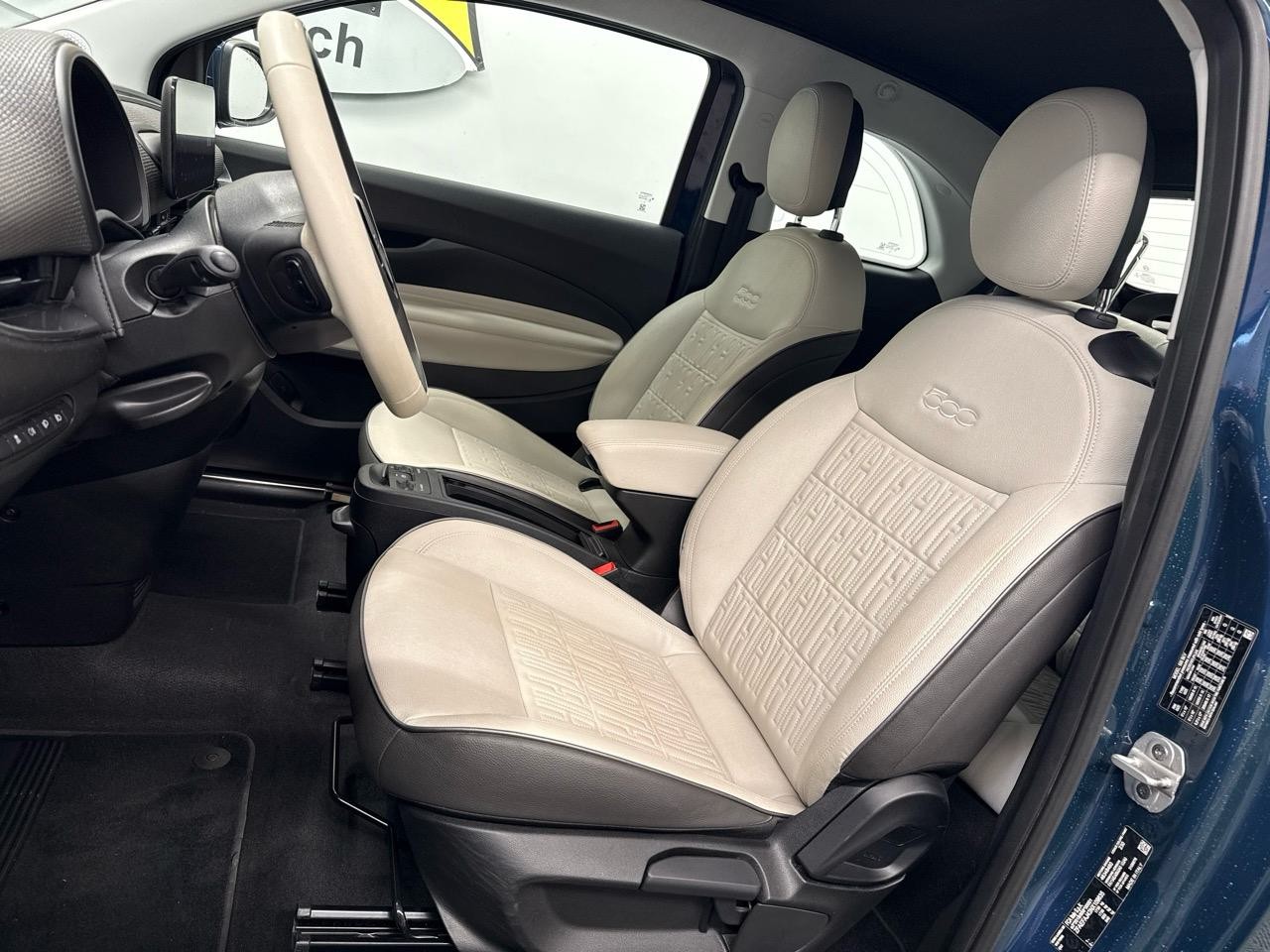 FIAT 500 C electric 87 kW La Prima By Bocelli-showroom-element-3