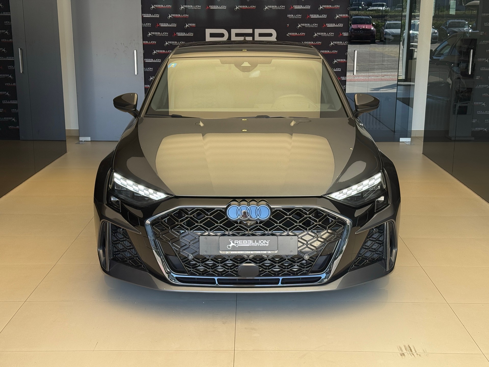 AUDI RS3 Sportback 2.5 TSI quattro S-tronic-showroom-element-1