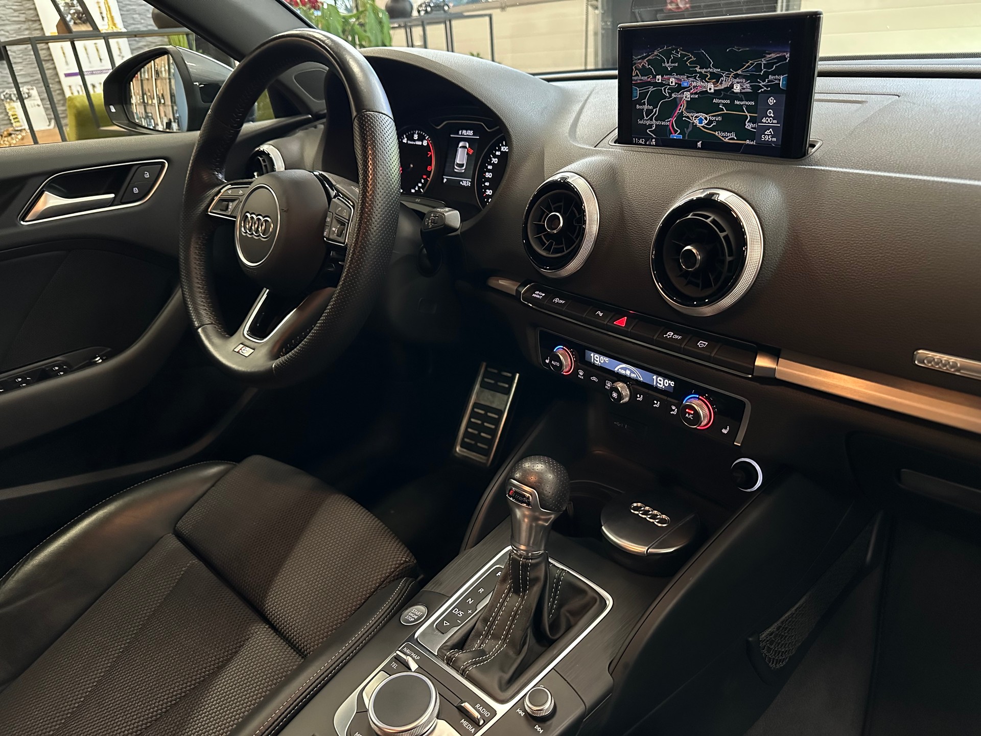 AUDI A3 Sportback 1.5 TFSI S-tronic Sport-image-13