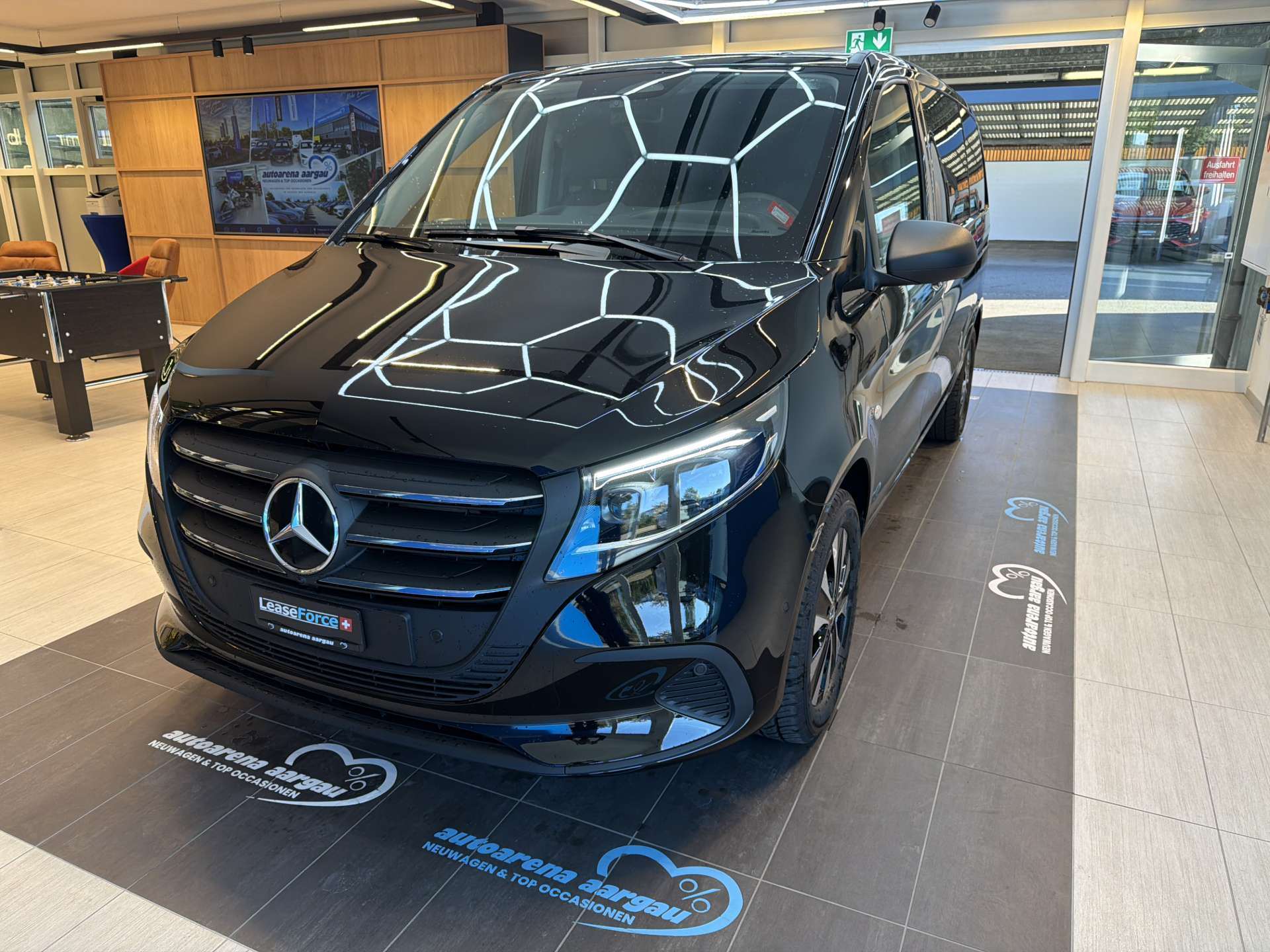 MERCEDES-BENZ Vito 116 CDi 9-Plätzer Lang Select Tourer G-Tr. Automat