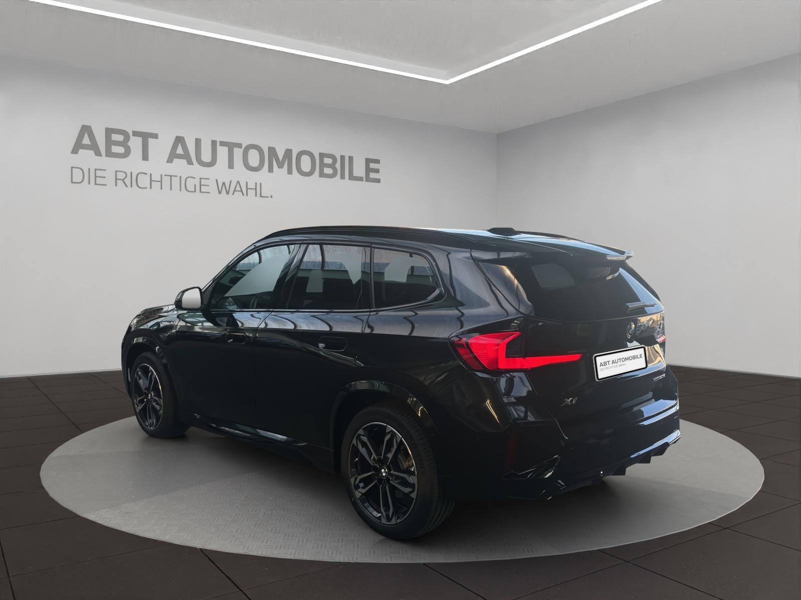 BMW X1 U11 30e xDrive paddles-showroom-element-3