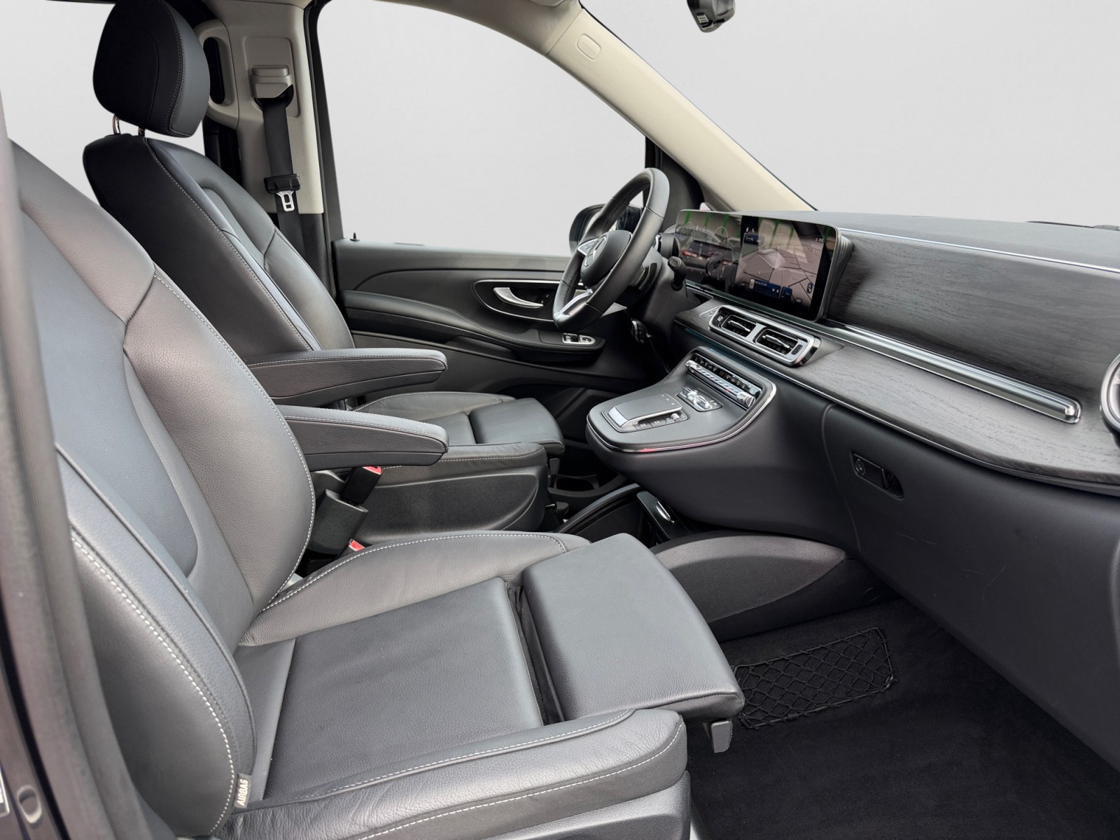 MERCEDES-BENZ V 300 d extralang Avantgarde 4Matic 8-Plätzer-image-16