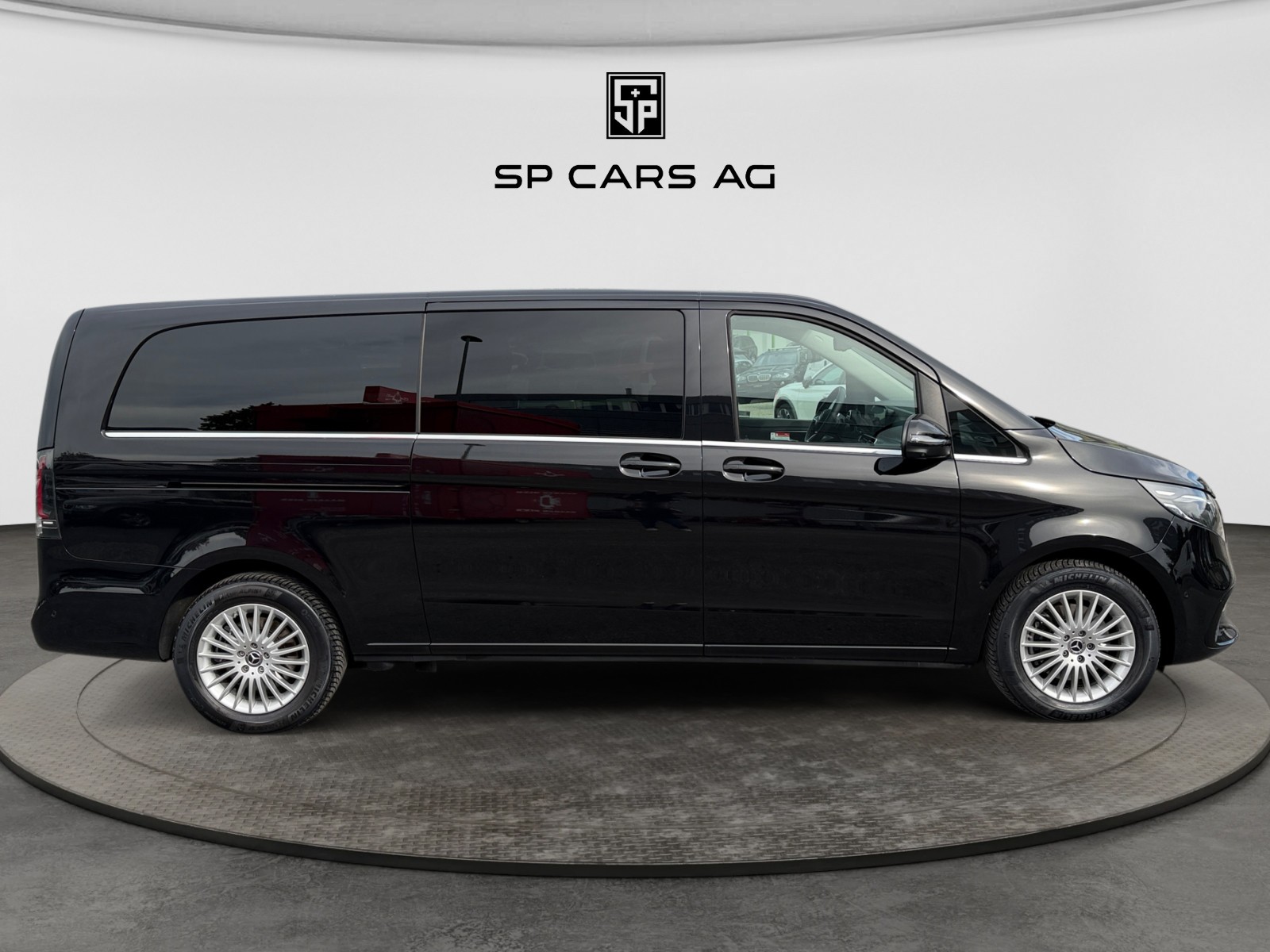 MERCEDES-BENZ V 300 d extralang Avantgarde 4Matic 8-Plätzer-image-5