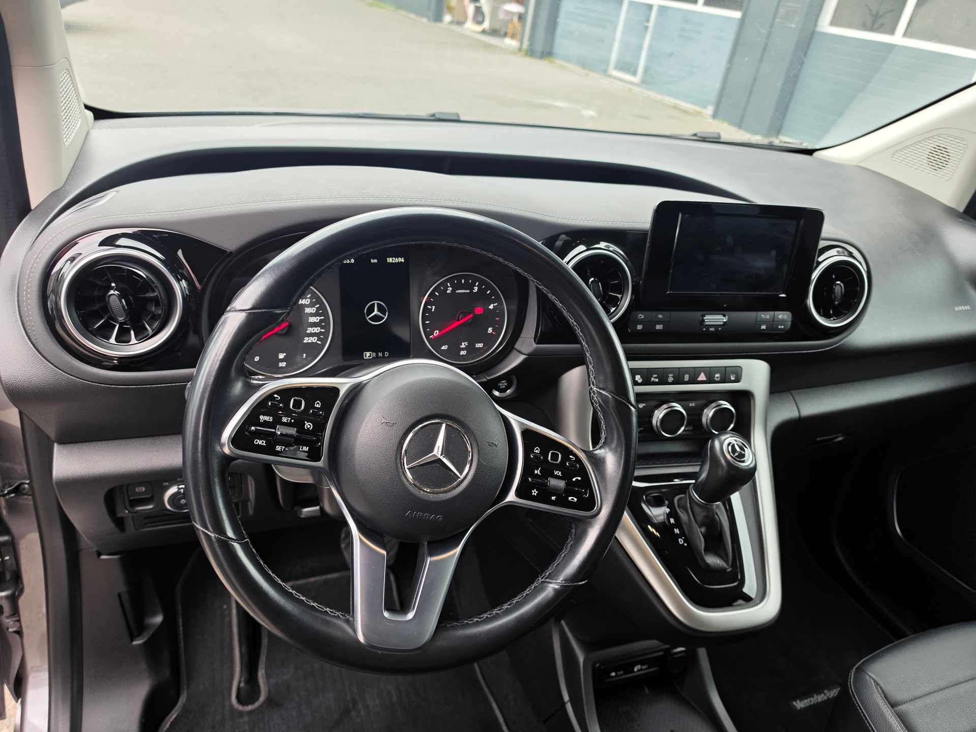 MERCEDES-BENZ T-Klasse 180D Style Automat-image-9
