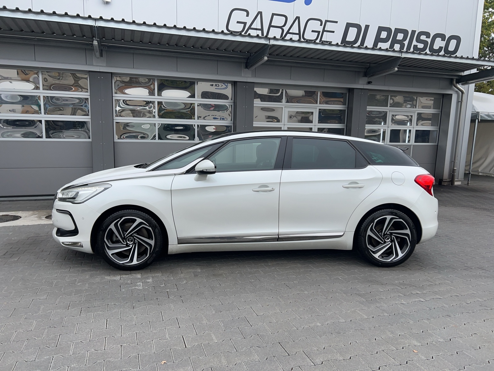 DS AUTOMOBILES DS5 HYbrid4 200 Sport Chic EGS6-showroom-element-1