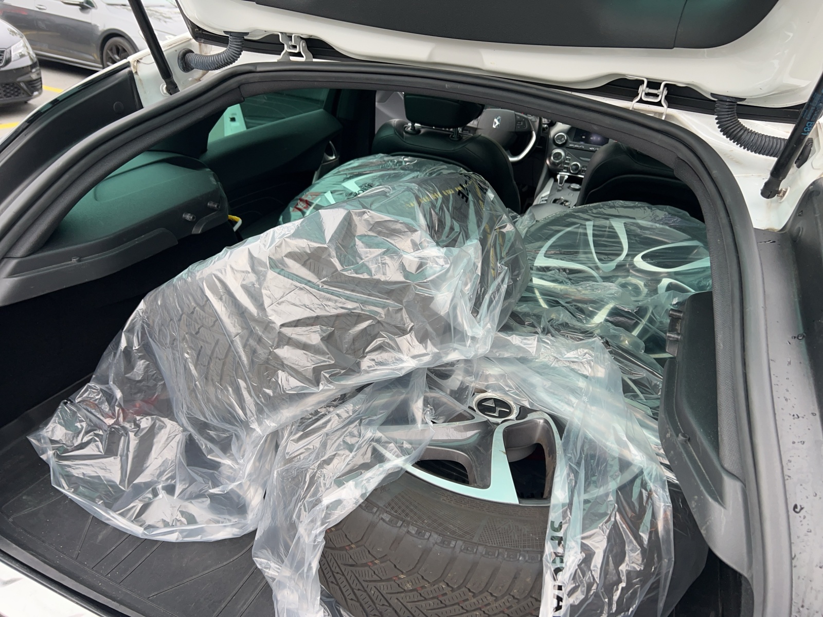 DS AUTOMOBILES DS5 HYbrid4 200 Sport Chic EGS6-image-7