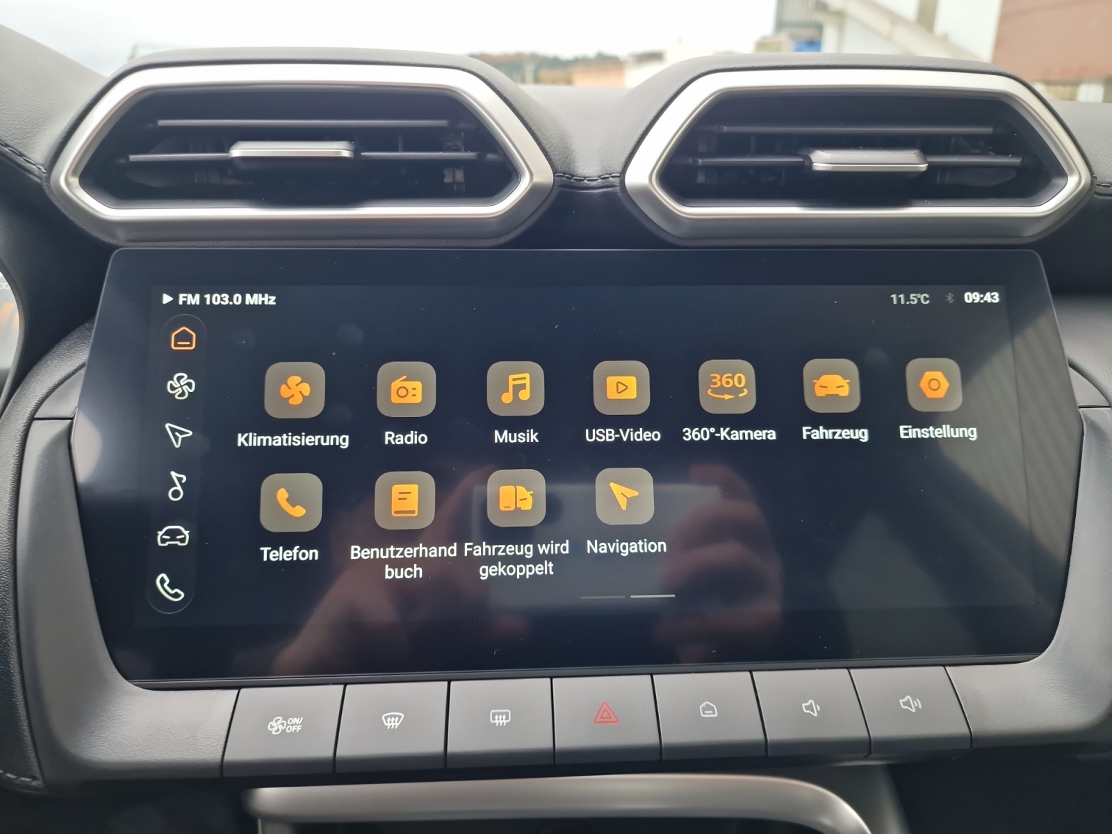 MG ZS 1.5 Hybrid+ Luxury-image-19