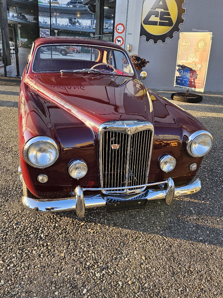 MG Arnolt-showroom-element-1