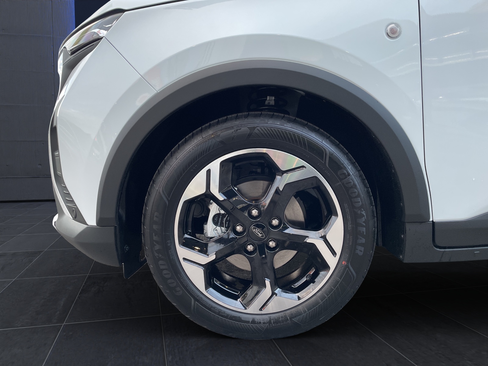 FORD TOURNEO COURIERier 1.0i EcoBoost 125 PS Active AUTOMAT-image-14
