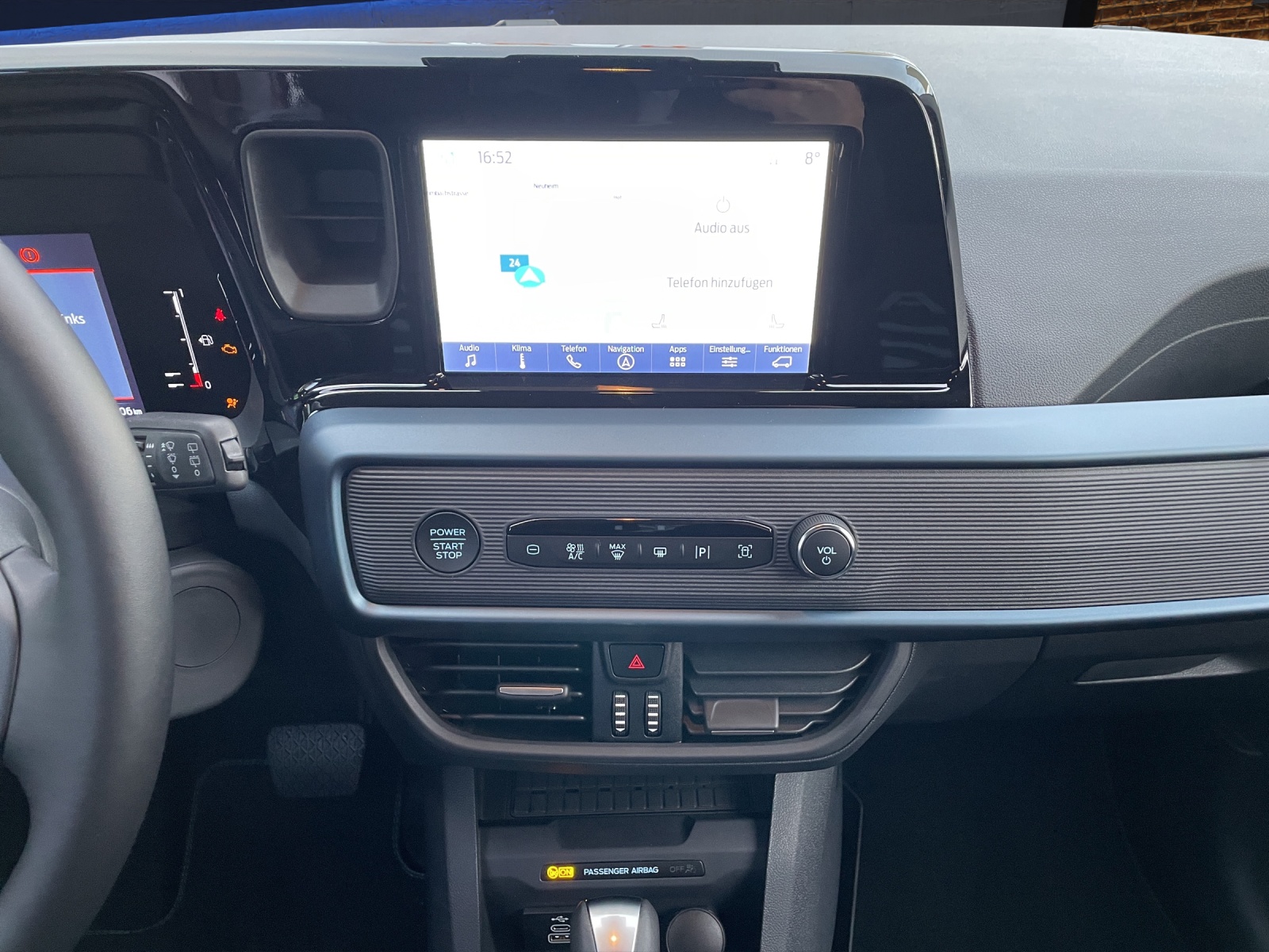 FORD TOURNEO COURIERier 1.0i EcoBoost 125 PS Active AUTOMAT-image-8