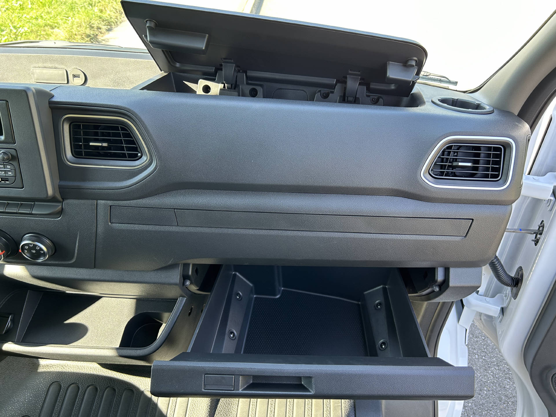 RENAULT Master E-Tech 3.5t EV 52kWh L2H2-image-13