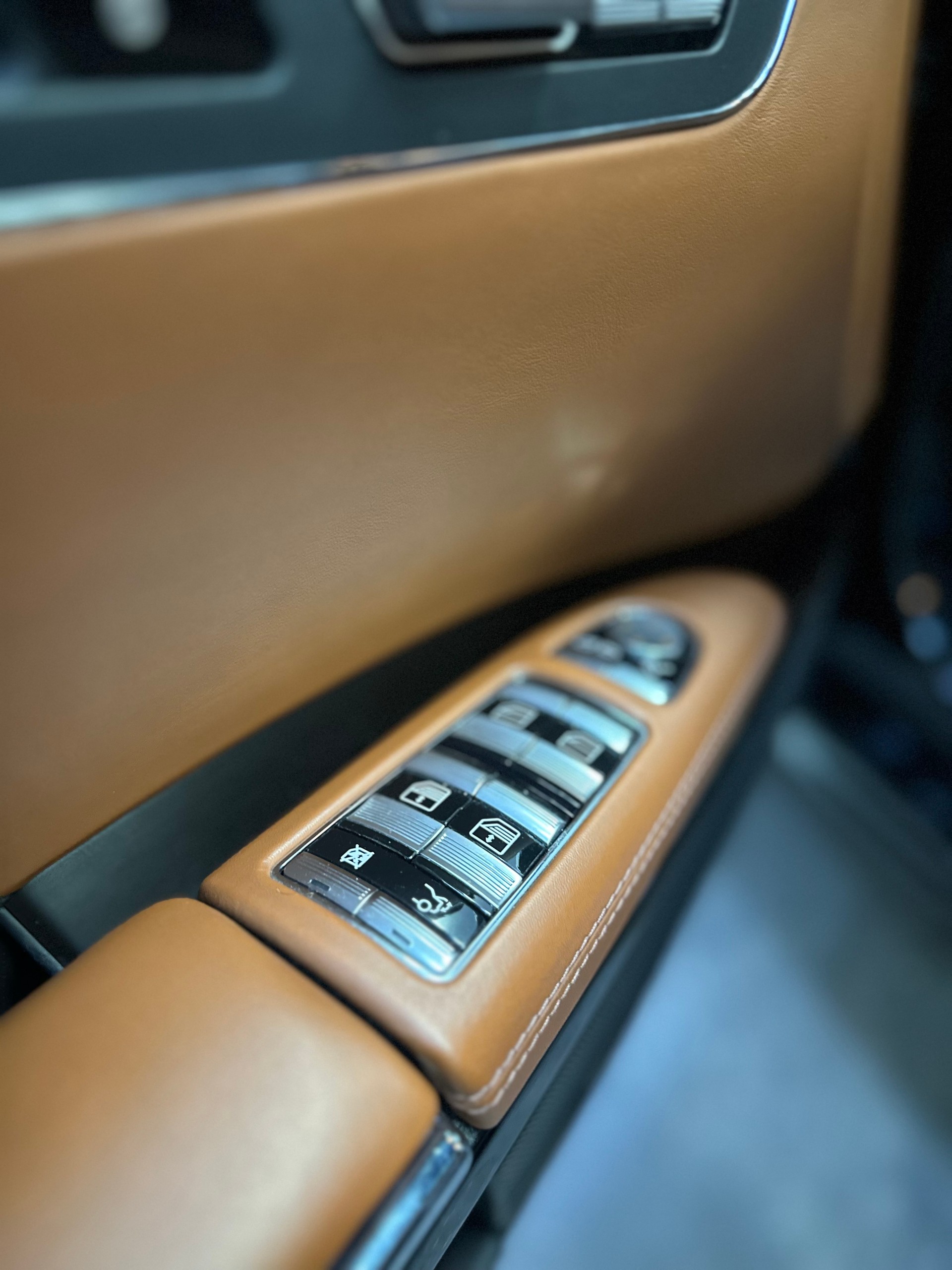 MERCEDES-BENZ S 65 AMG L Automatic-image-16