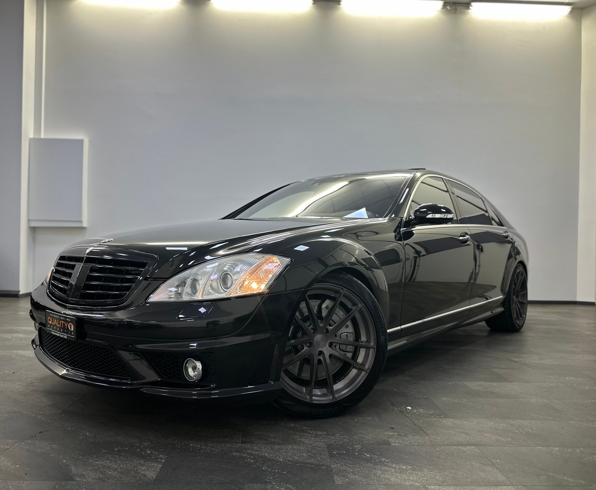 MERCEDES-BENZ S 65 AMG L Automatic-showroom-element-1