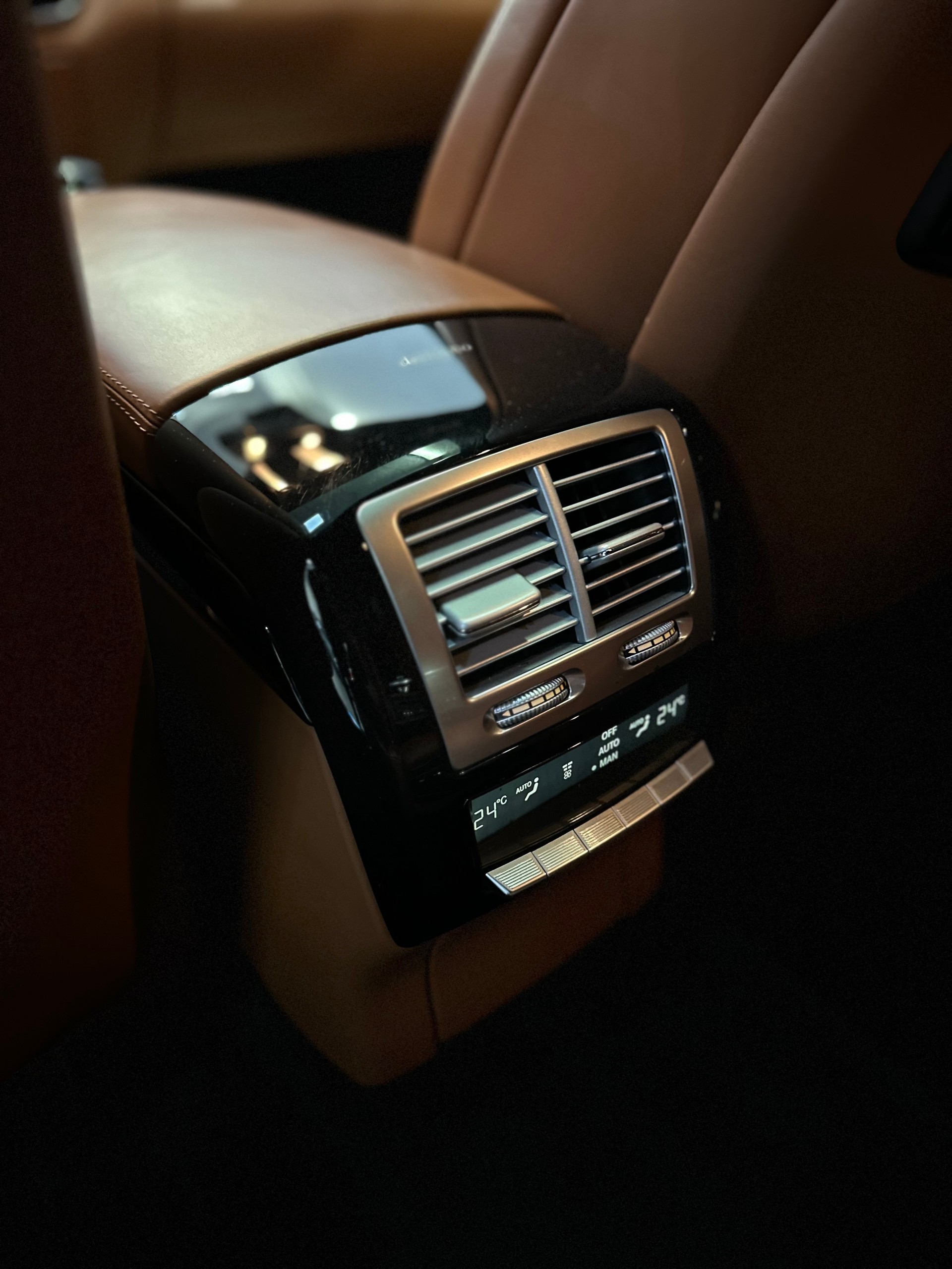 MERCEDES-BENZ S 65 AMG L Automatic-image-18