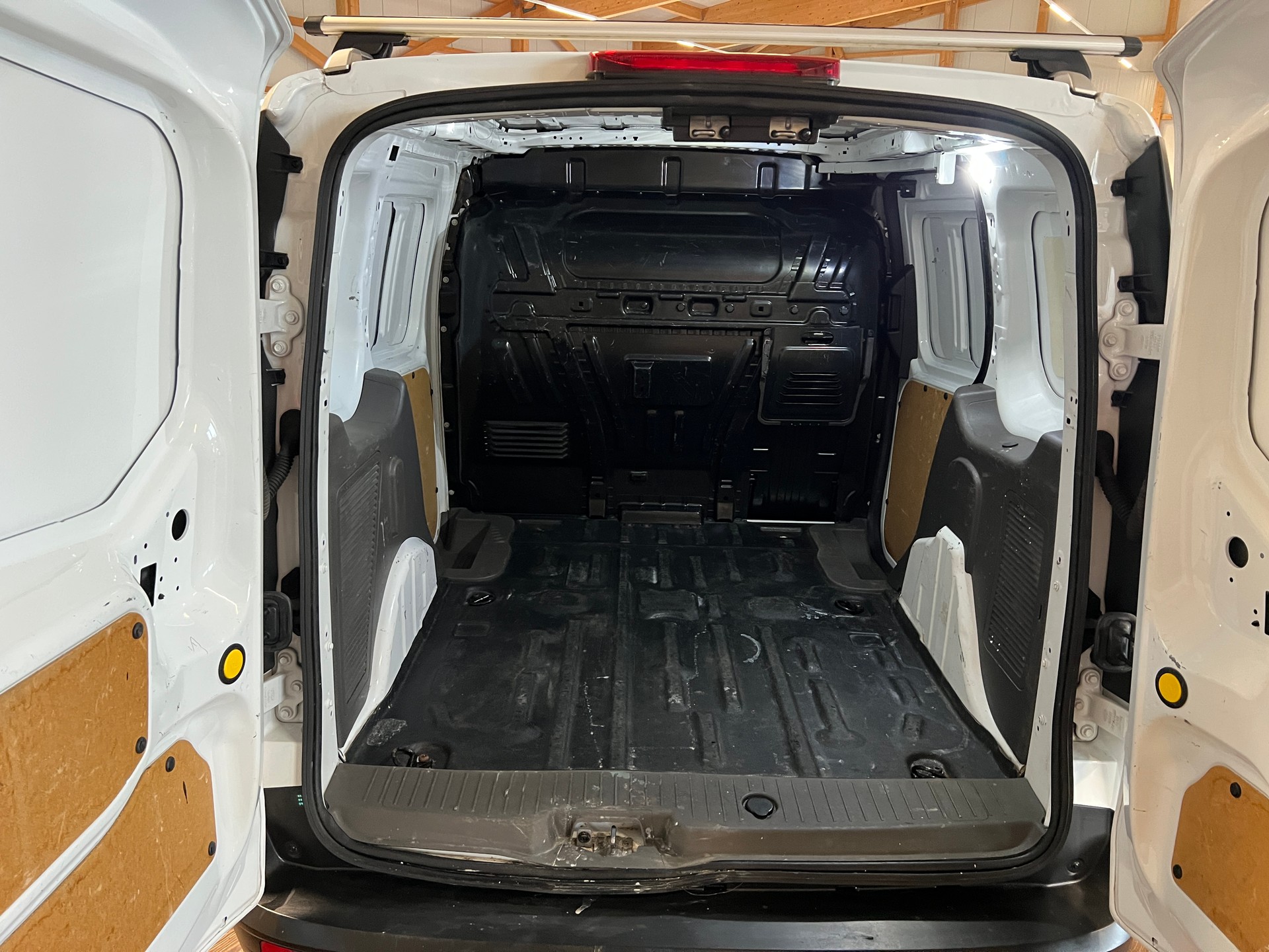 FORD Transit Connect Van T200 1.5 Eco Blue Trend-image-13