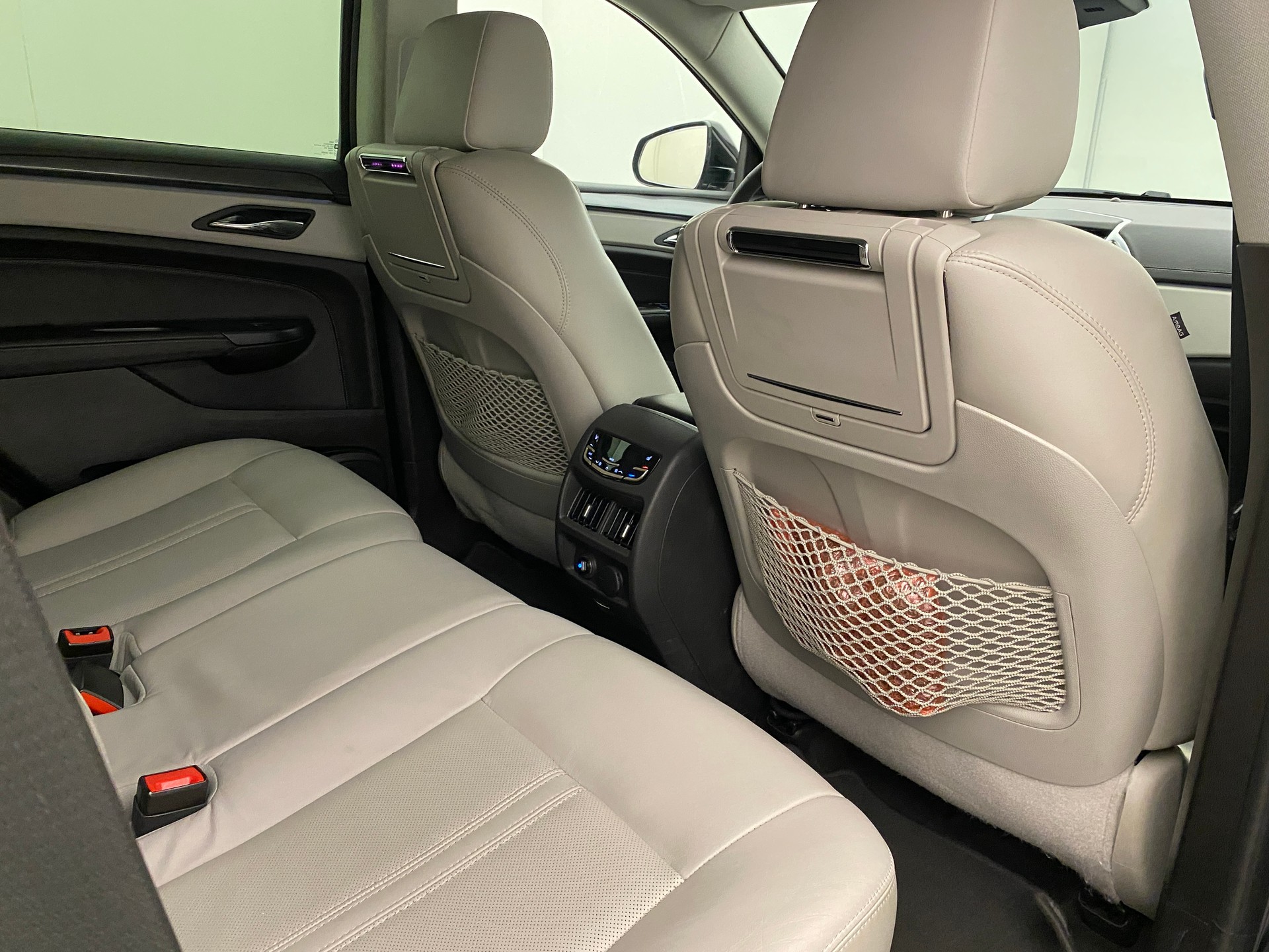 CADILLAC SRX 3.6 V6 AWD-image-14