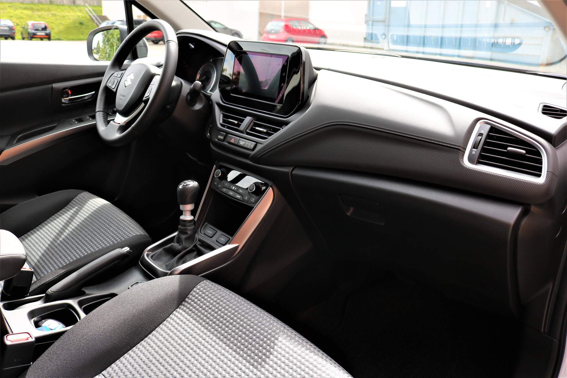 SUZUKI S-Cross 1.4T Piz Sulai 4WD-image-8