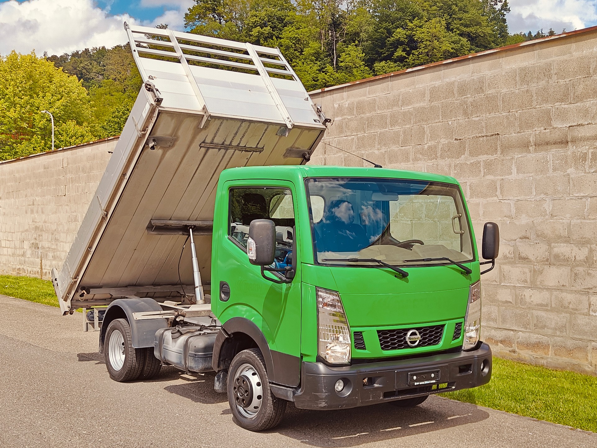 NISSAN NT 400 FABA Dreiseitenkipper - Nutzlast 1240kg - AHK 3.5T - MFK 20.05.2026-image-1