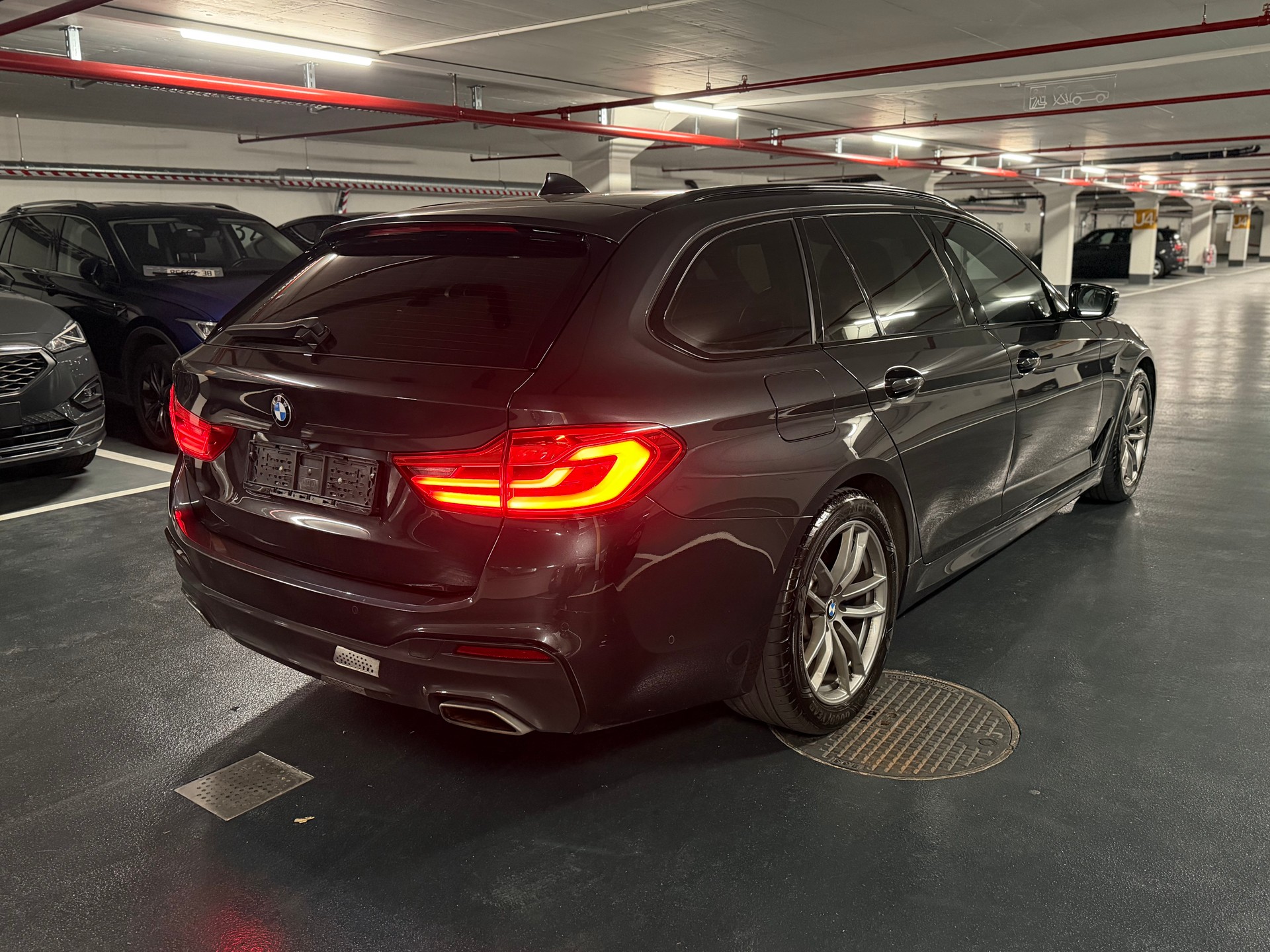 BMW 530d xDrive Touring Sport Line Steptronic-image-4