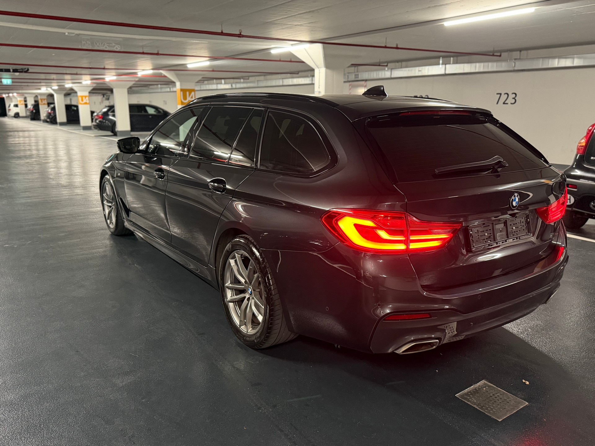 BMW 530d xDrive Touring Sport Line Steptronic-image-3