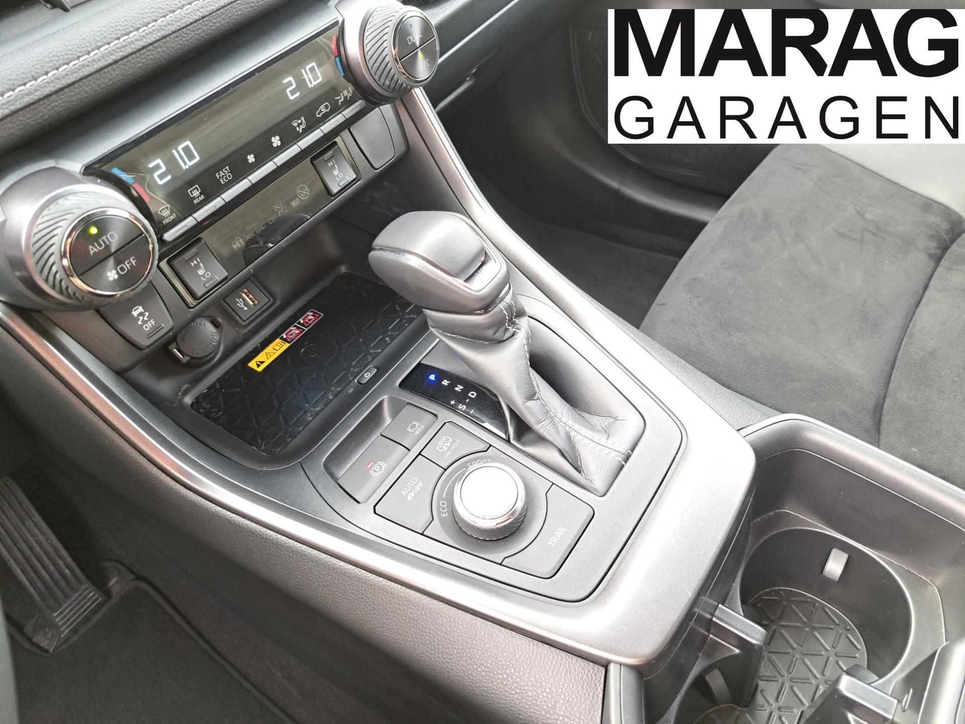 TOYOTA RAV-4 2.5 PHEV GR Sport e-CVT 4WD-image-13