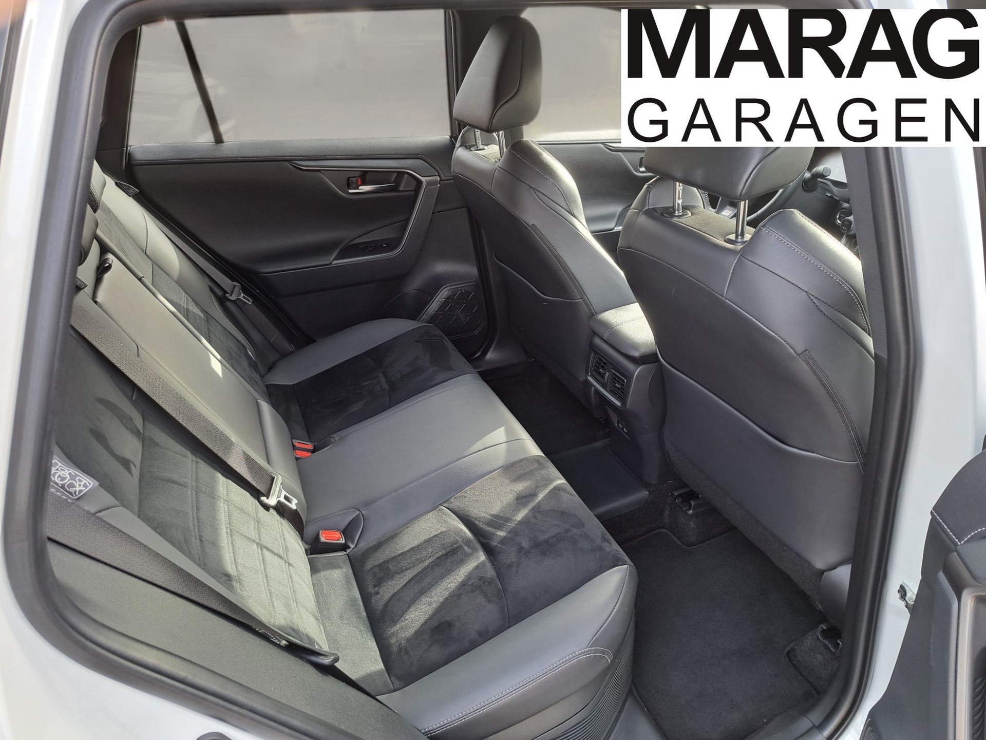 TOYOTA RAV-4 2.5 PHEV GR Sport e-CVT 4WD-image-6