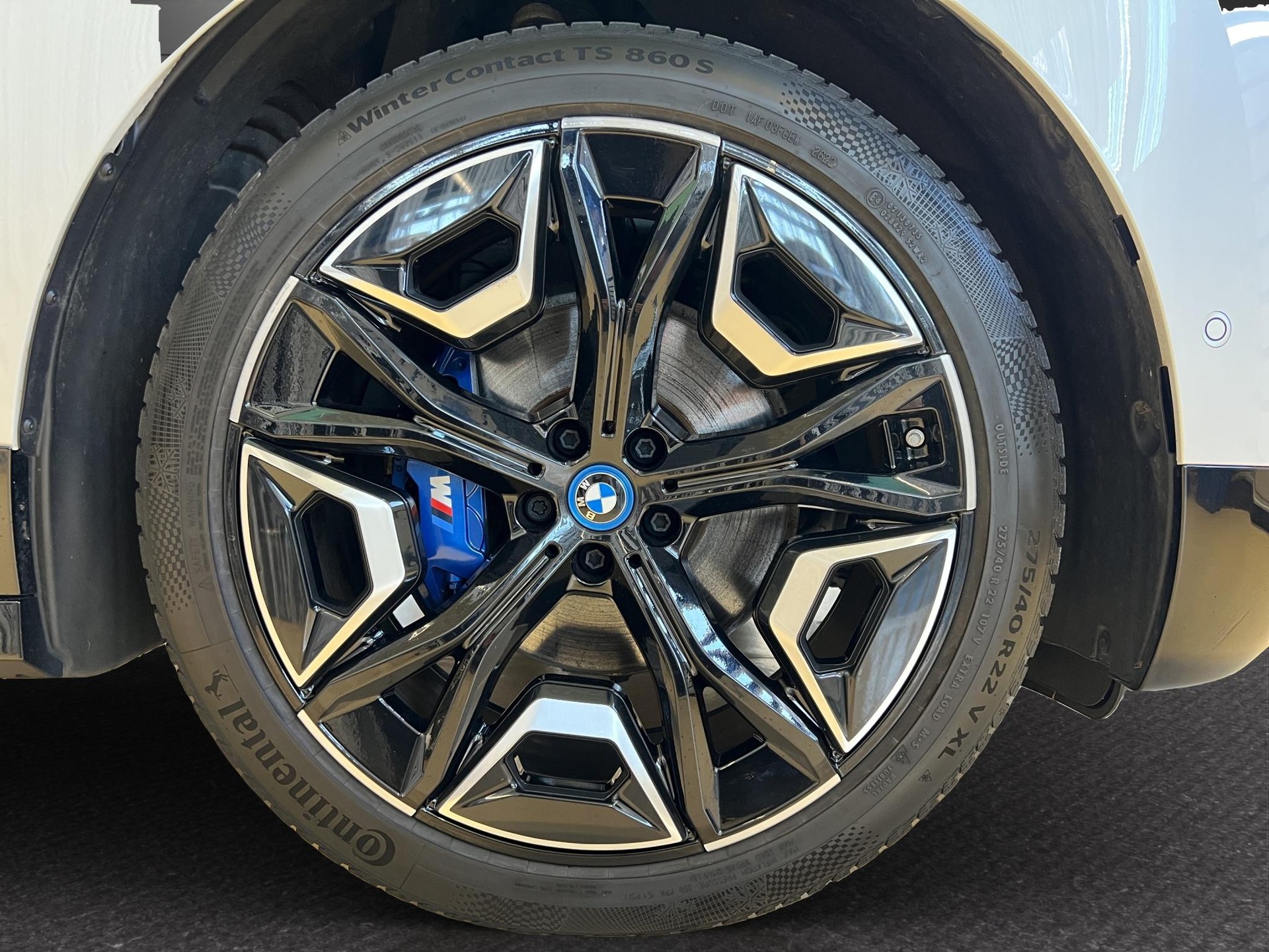 BMW iX xDrive M60-image-15