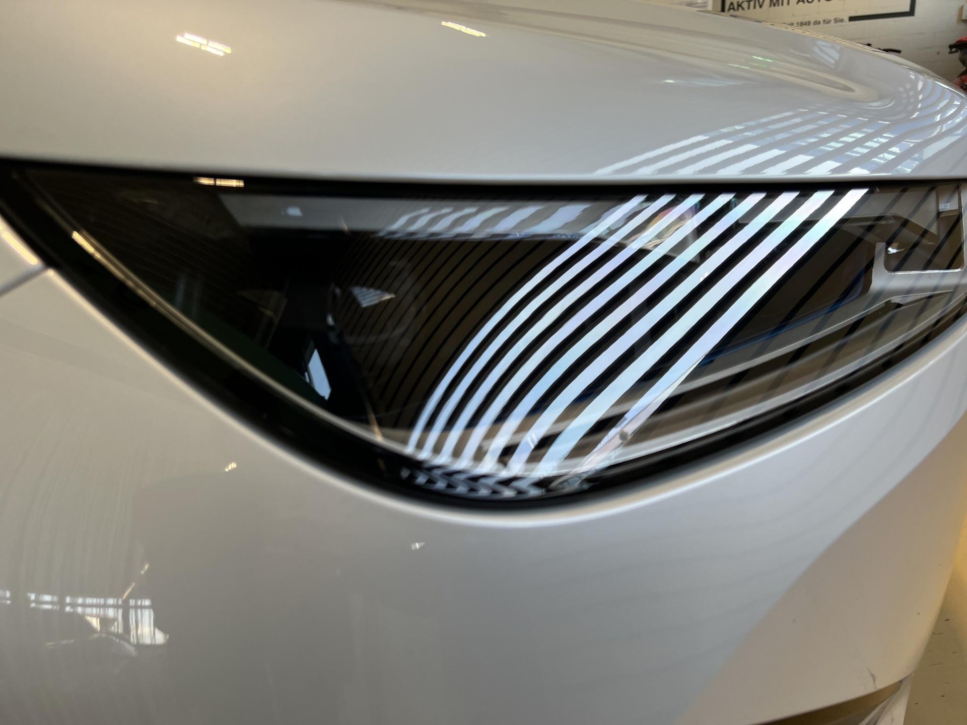 BMW iX xDrive M60-image-6