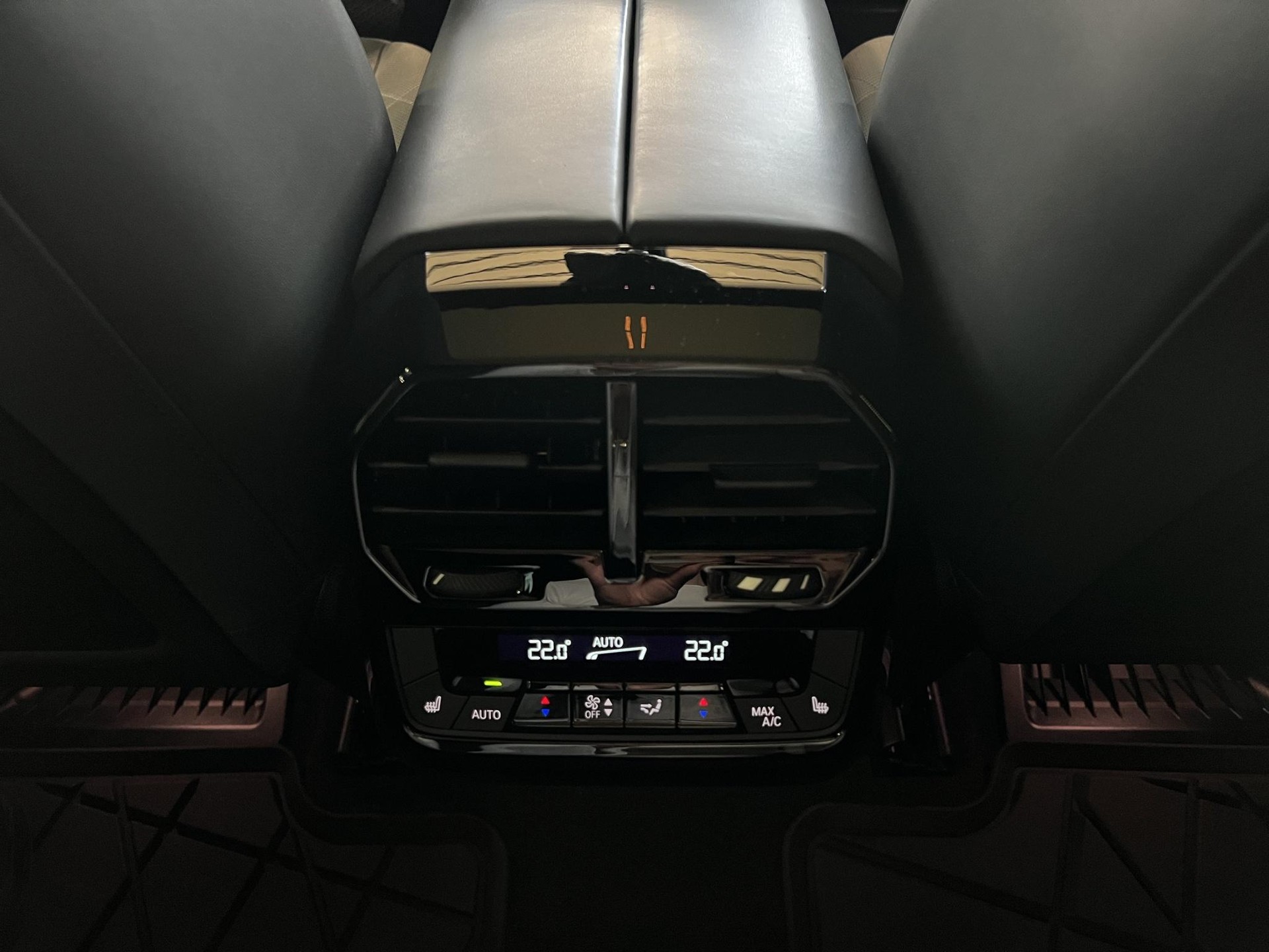 BMW iX xDrive M60-image-11