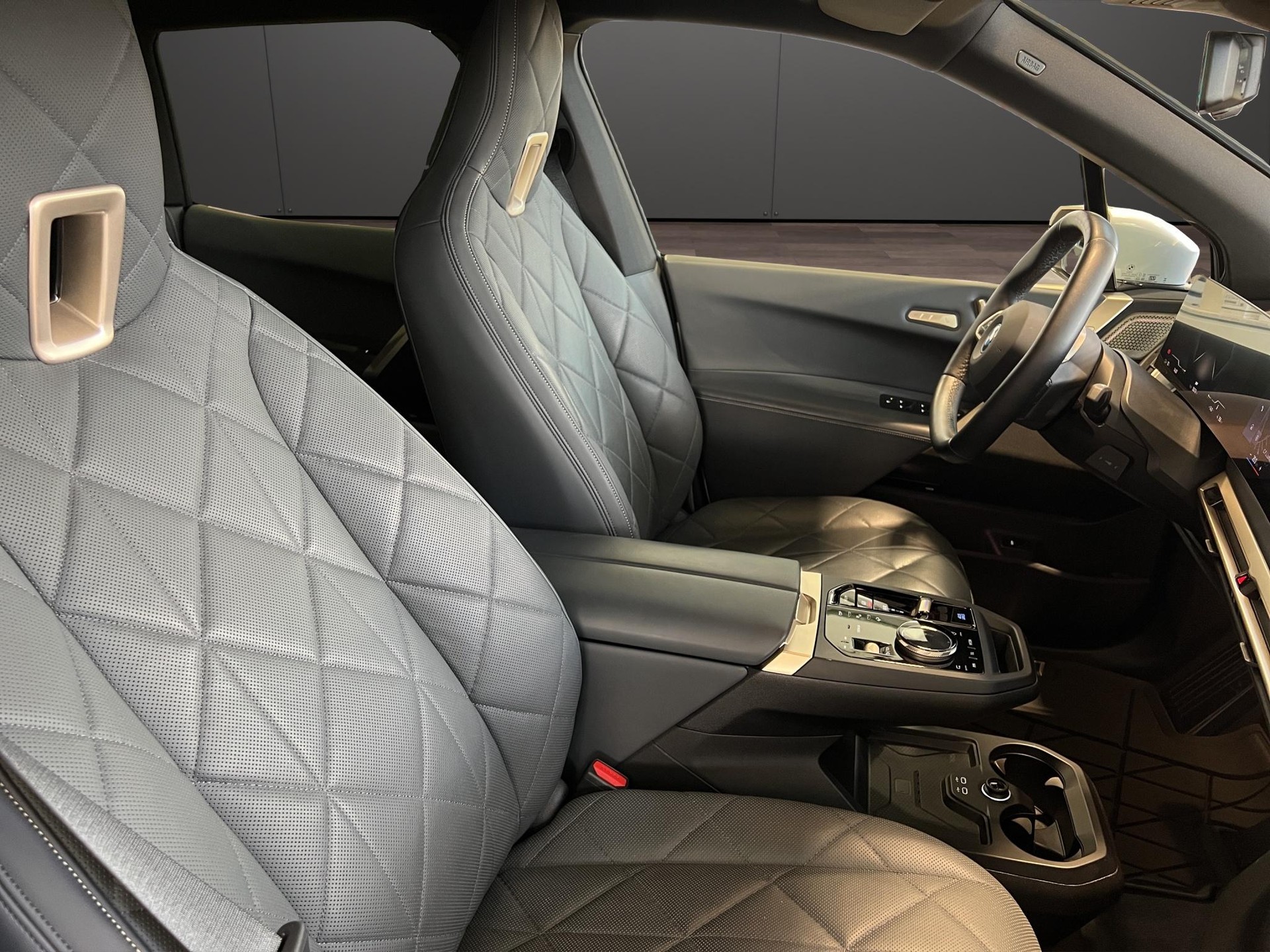 BMW iX xDrive M60-image-18